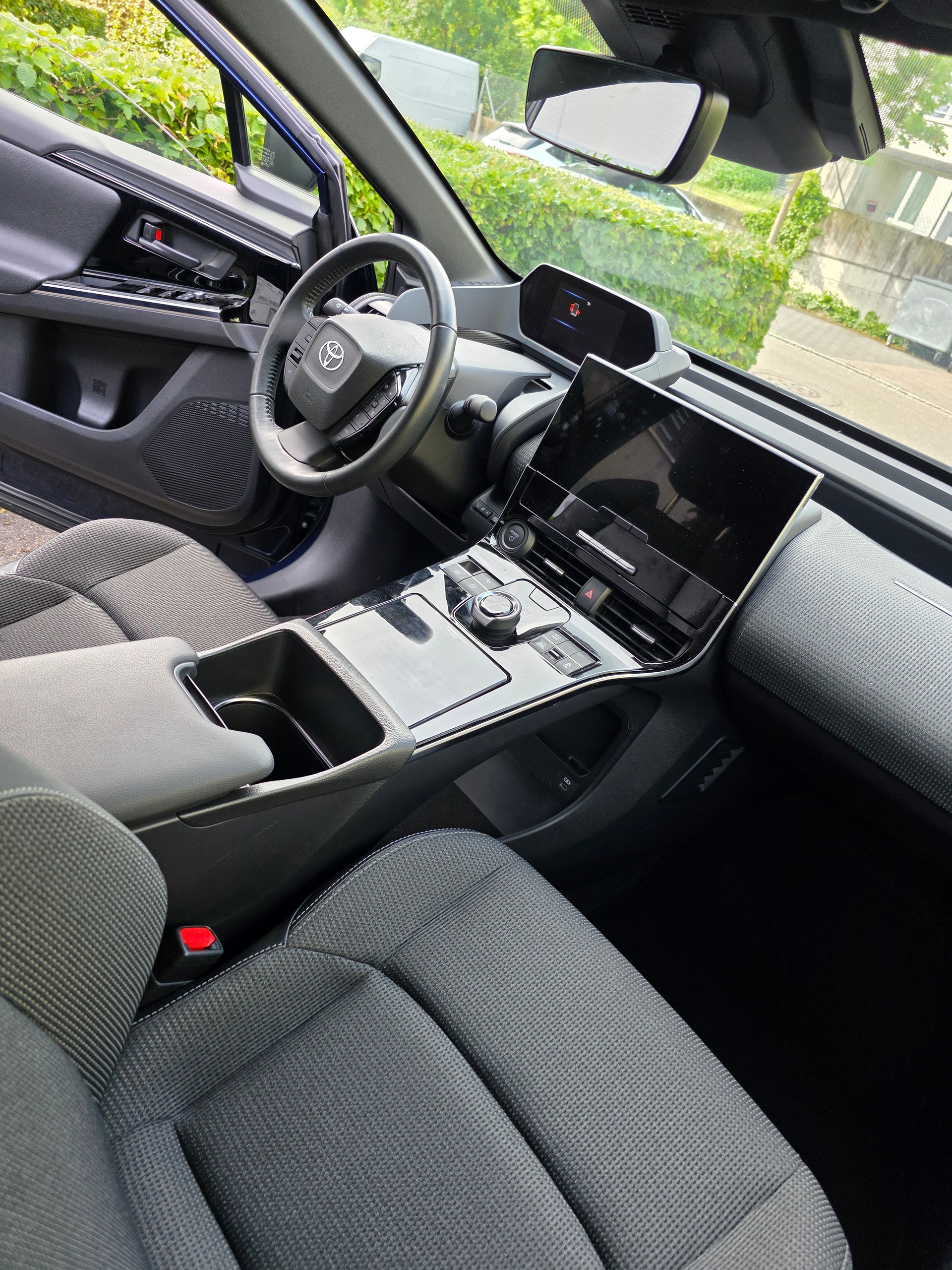 TOYOTA bZ4X Style 71,4 kWh 4WD-image-15