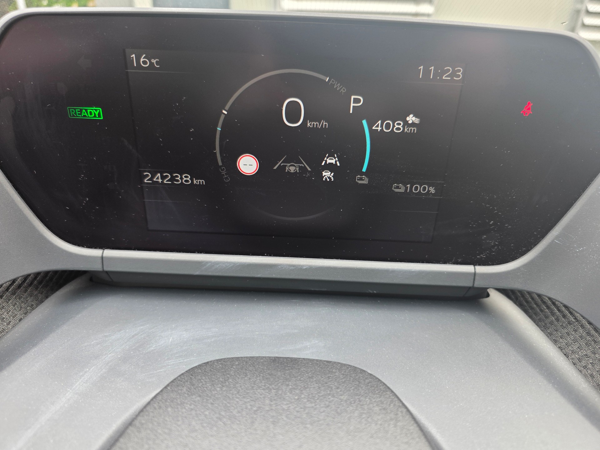 TOYOTA bZ4X Style 71,4 kWh 4WD-image-18