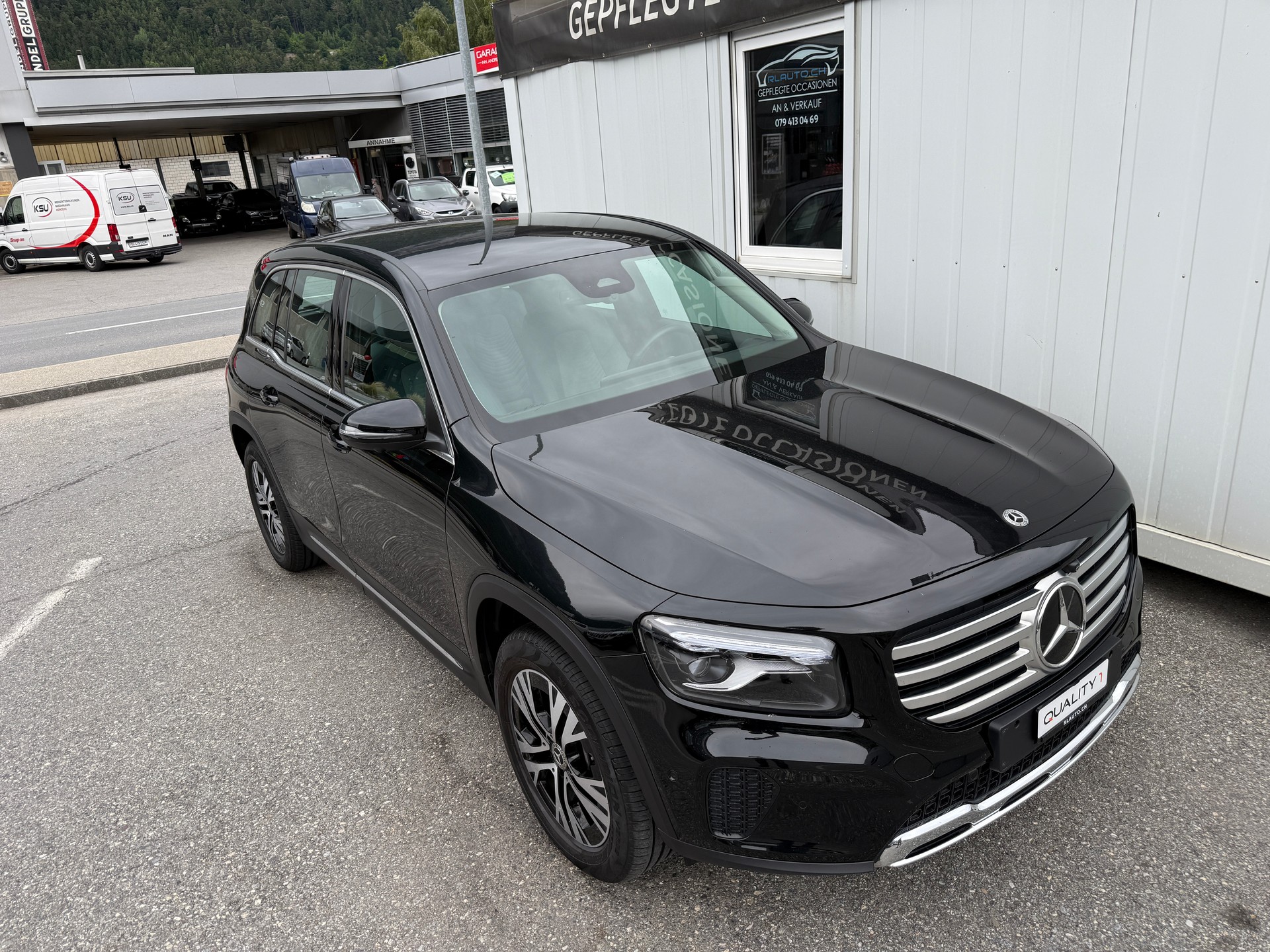 MERCEDES-BENZ GLB 220 d 4Matic 8G-Tronic-showroom-element-1