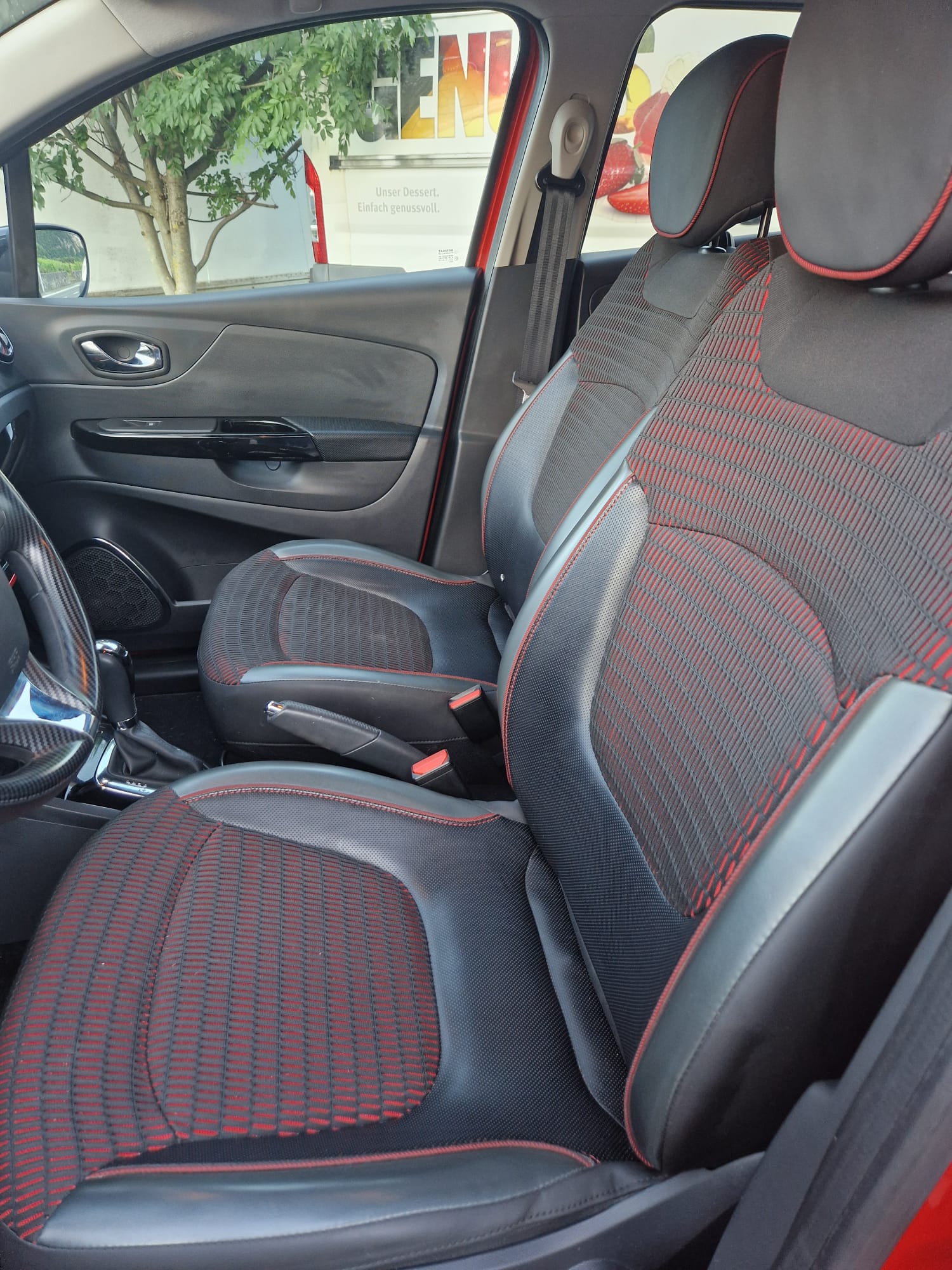 RENAULT Captur 1.2 T Helly Hansen EDC-image-9