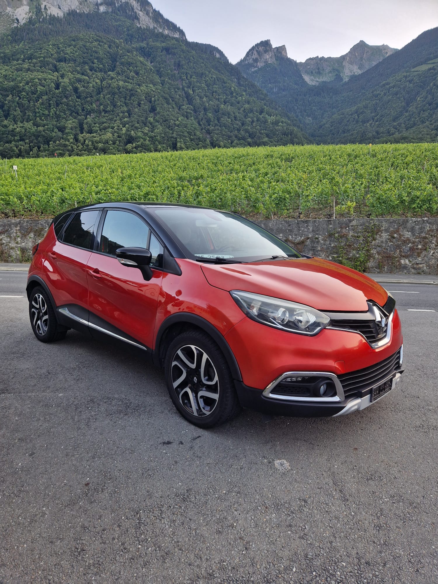 RENAULT Captur 1.2 T Helly Hansen EDC