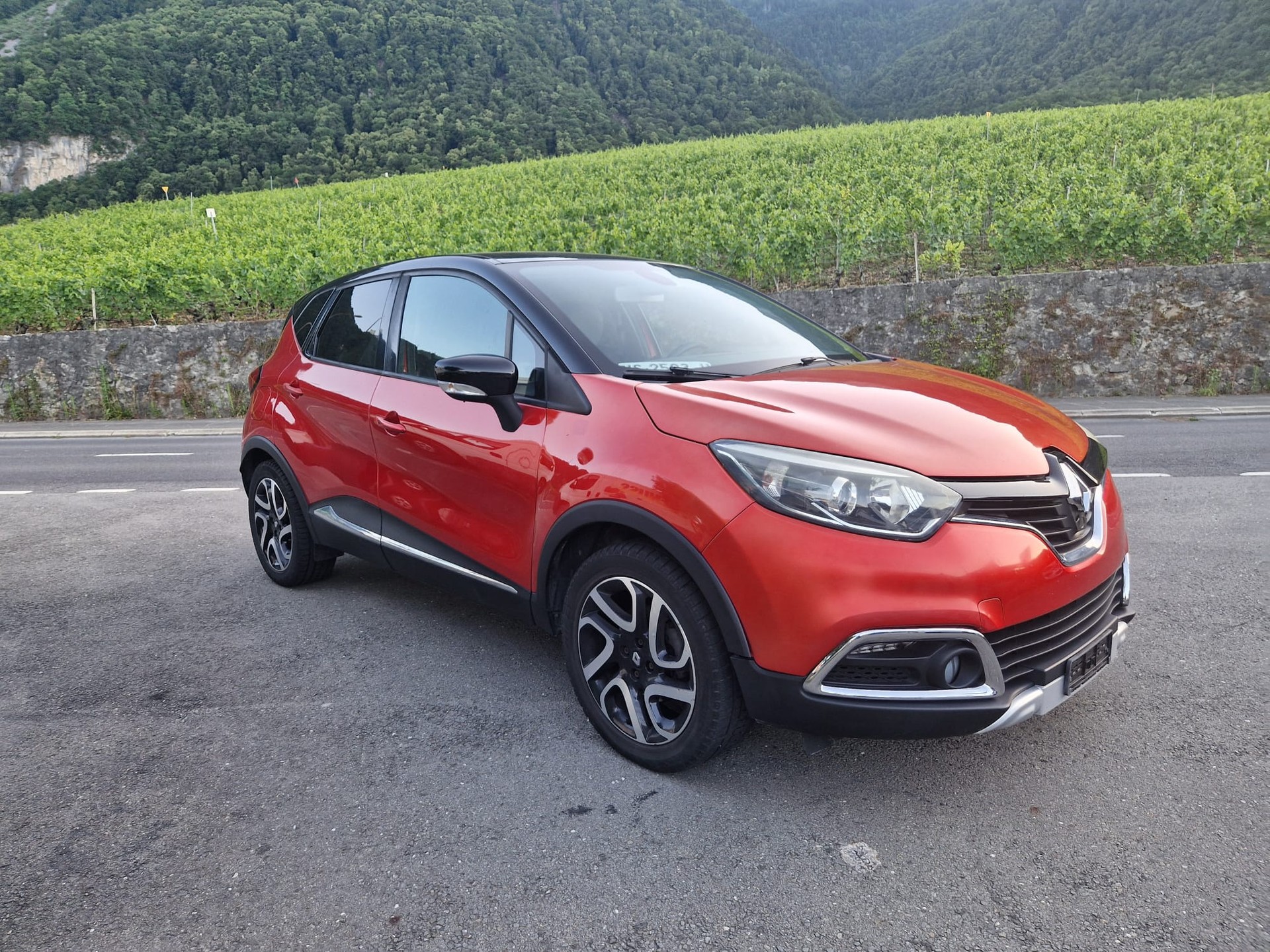 RENAULT Captur 1.2 T Helly Hansen EDC-image-8