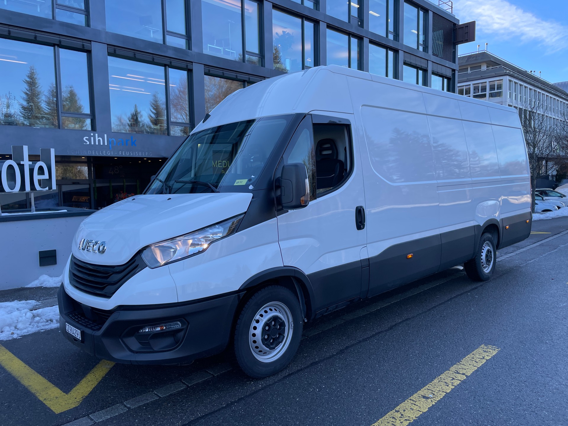 IVECO Daily 35 S 14H A8 Kastenwagen