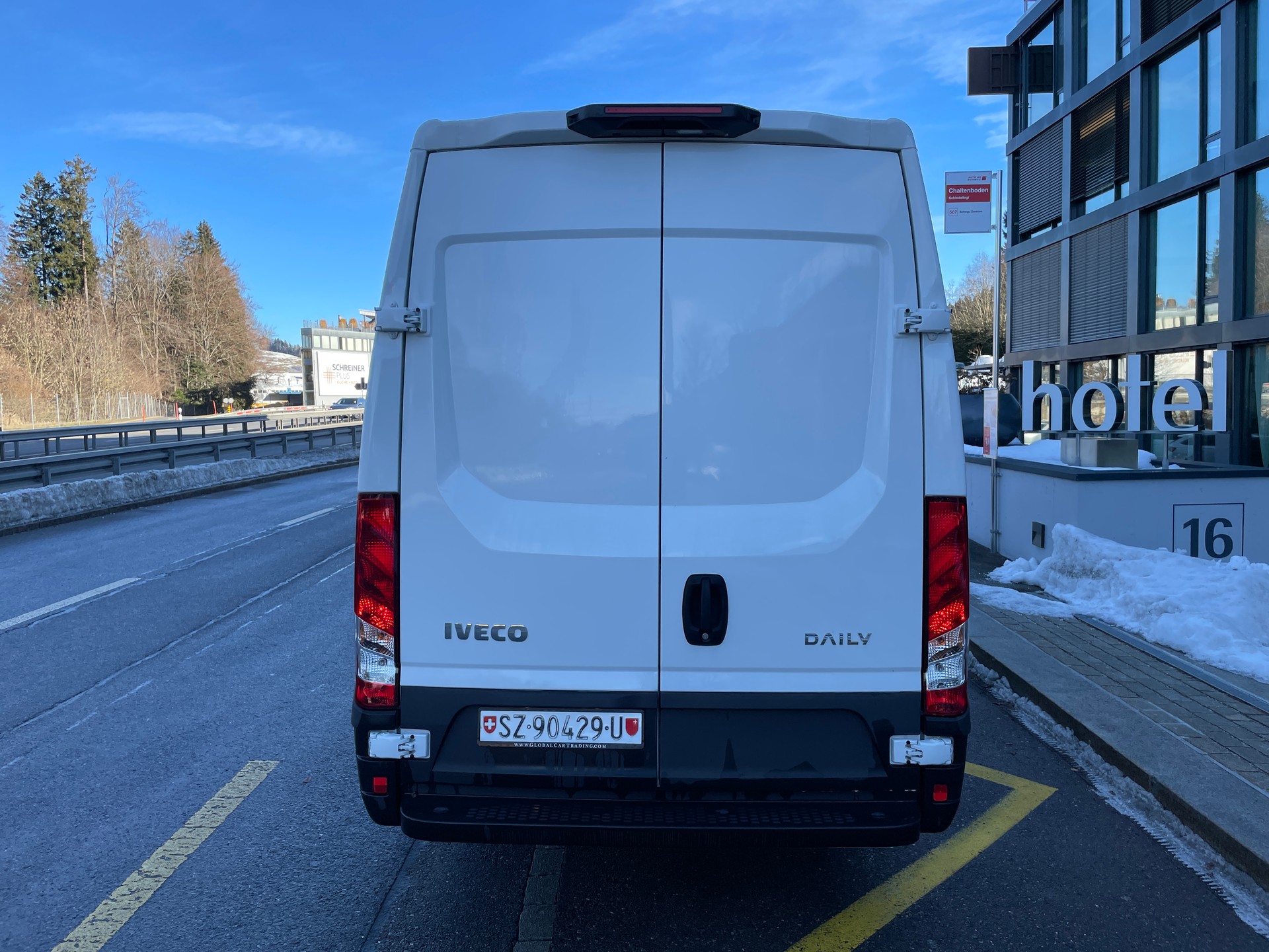 IVECO Daily 35 S 14H A8 Kastenwagen-image-5