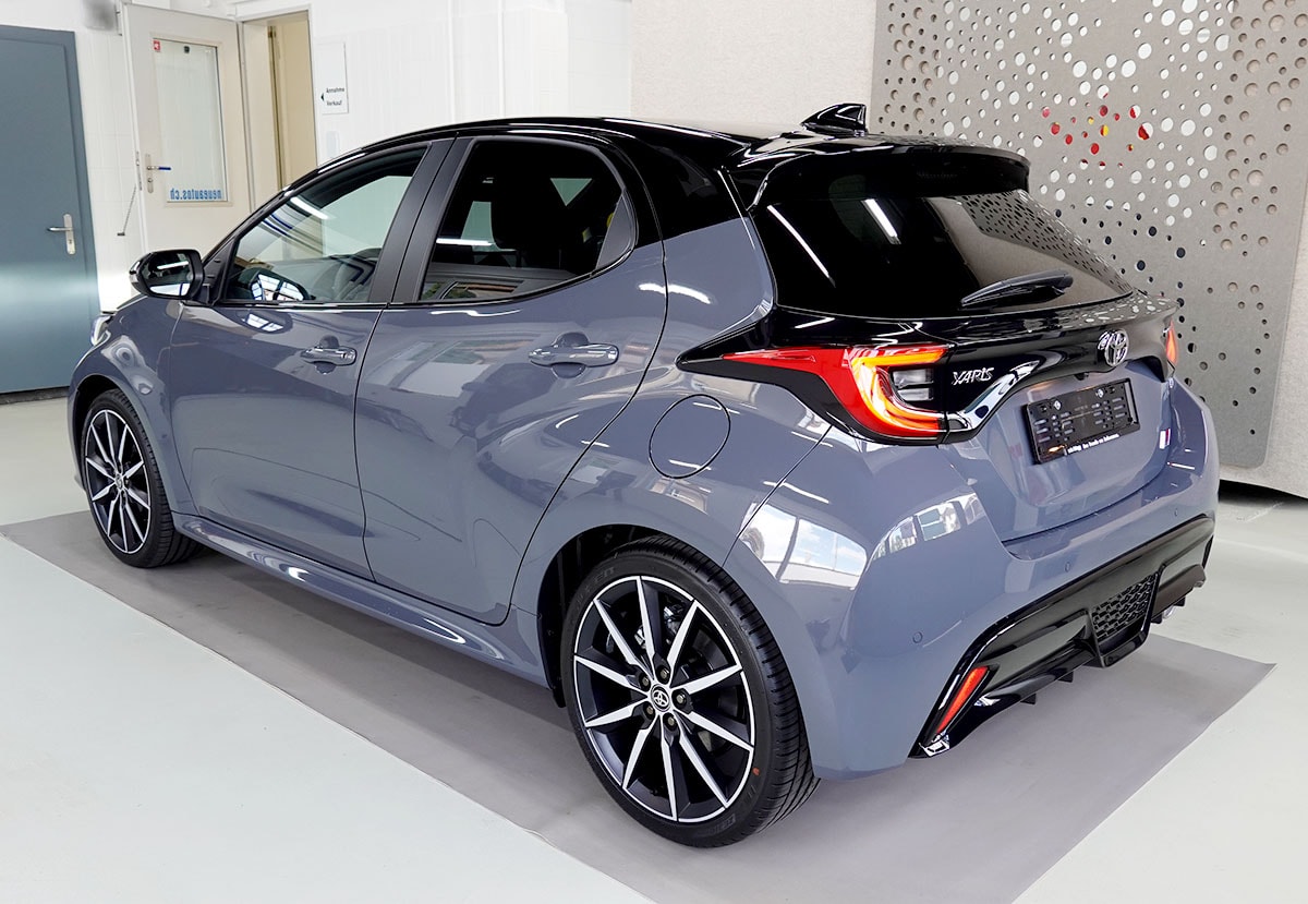 TOYOTA Yaris 1.5 GR Sport e-CVT-showroom-element-2