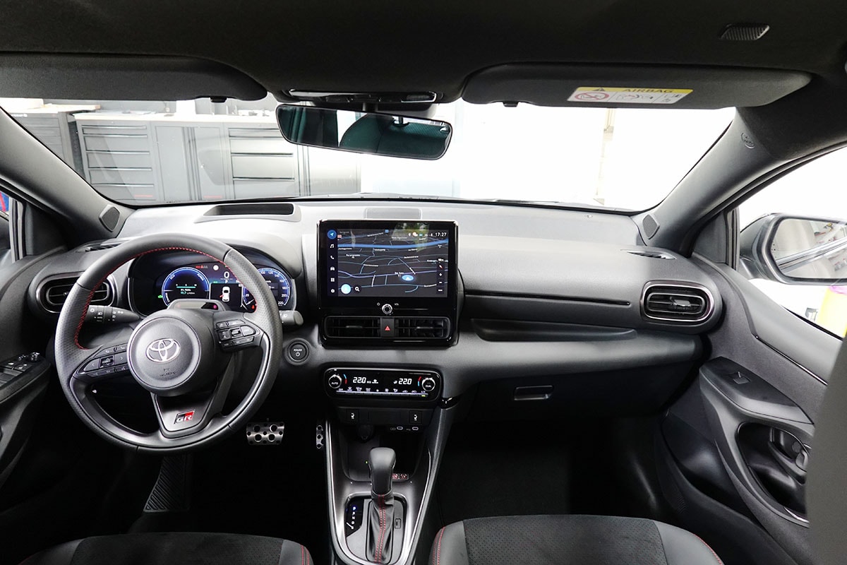 TOYOTA Yaris 1.5 GR Sport e-CVT-image-8