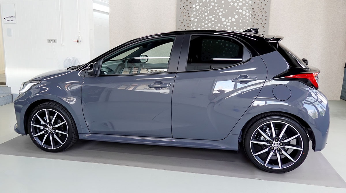 TOYOTA Yaris 1.5 GR Sport e-CVT-showroom-element-1