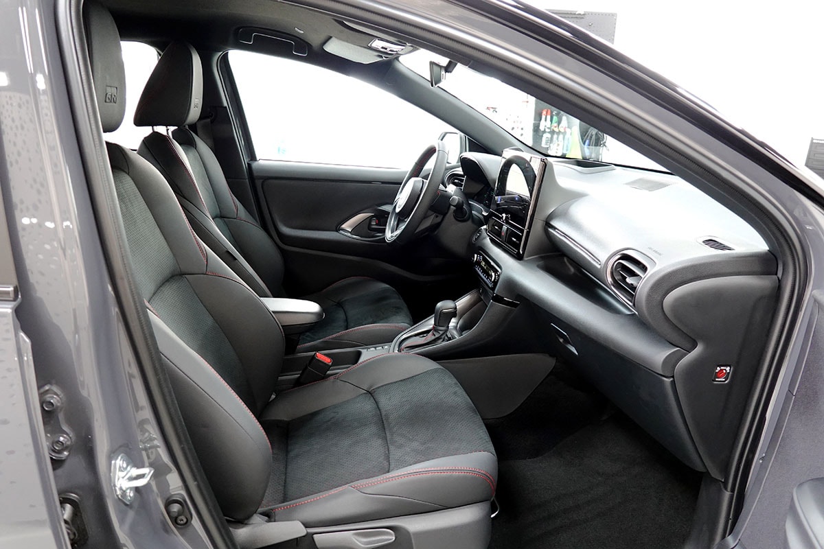 TOYOTA Yaris 1.5 GR Sport e-CVT-image-4
