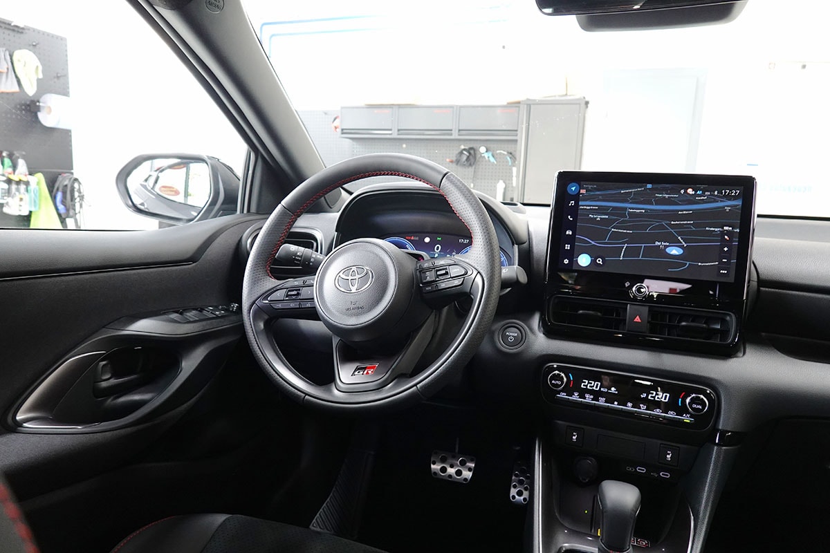 TOYOTA Yaris 1.5 GR Sport e-CVT-image-7