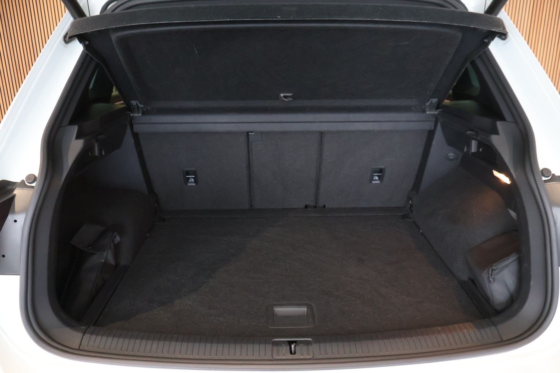 VW Tiguan 2.0TSI R-Line 4Motion DSG-image-12