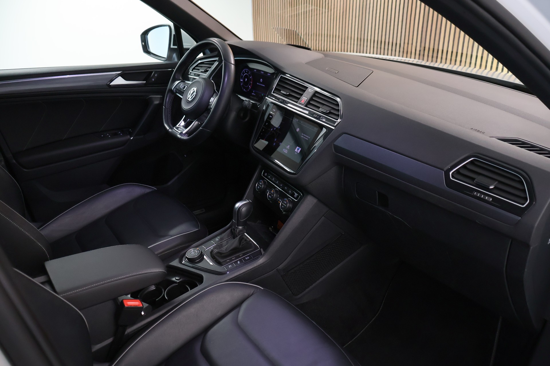 VW Tiguan 2.0TSI R-Line 4Motion DSG-image-15