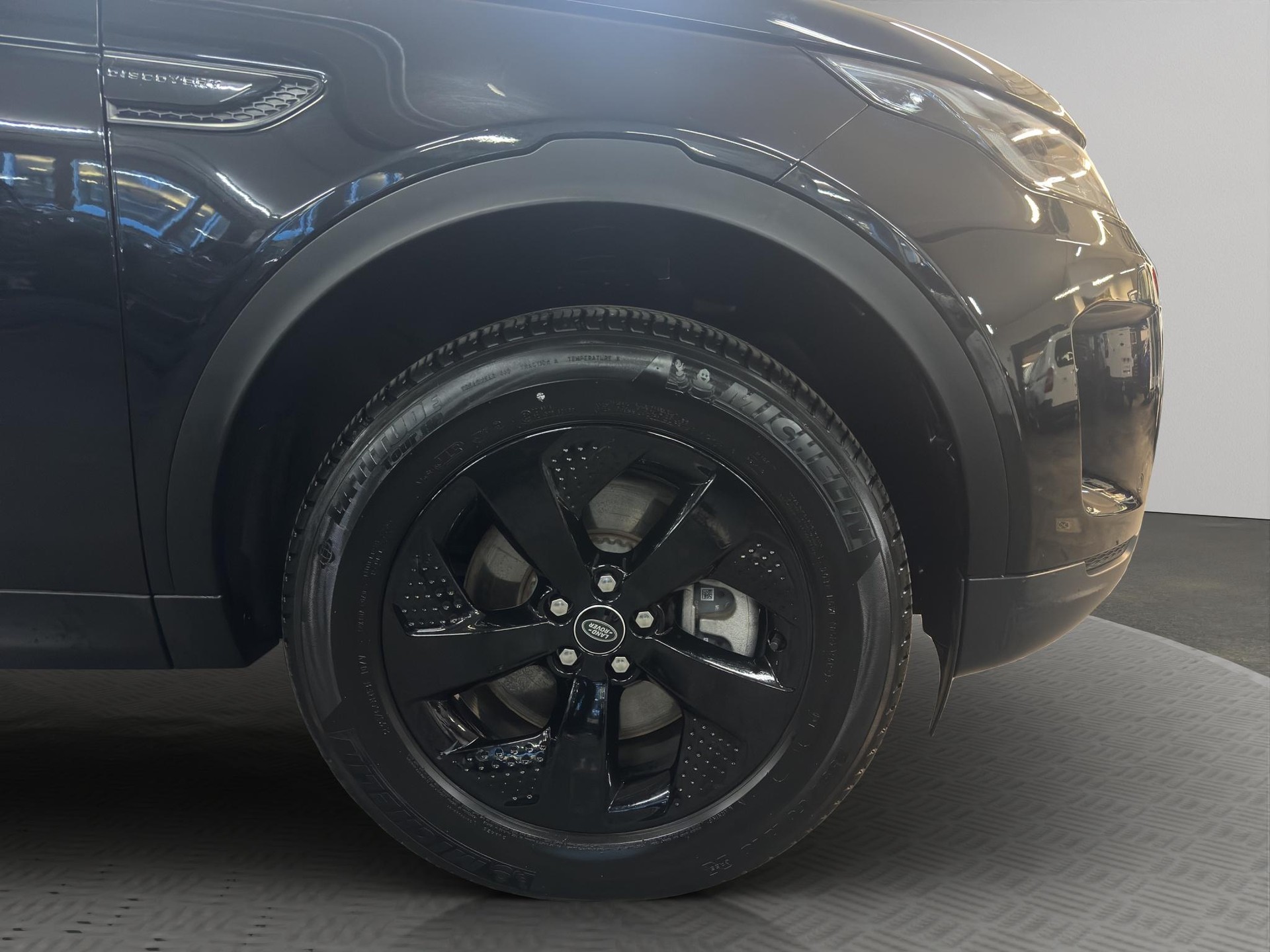 LAND ROVER Discovery Sport 2.0 SD4 200 SE-image-6