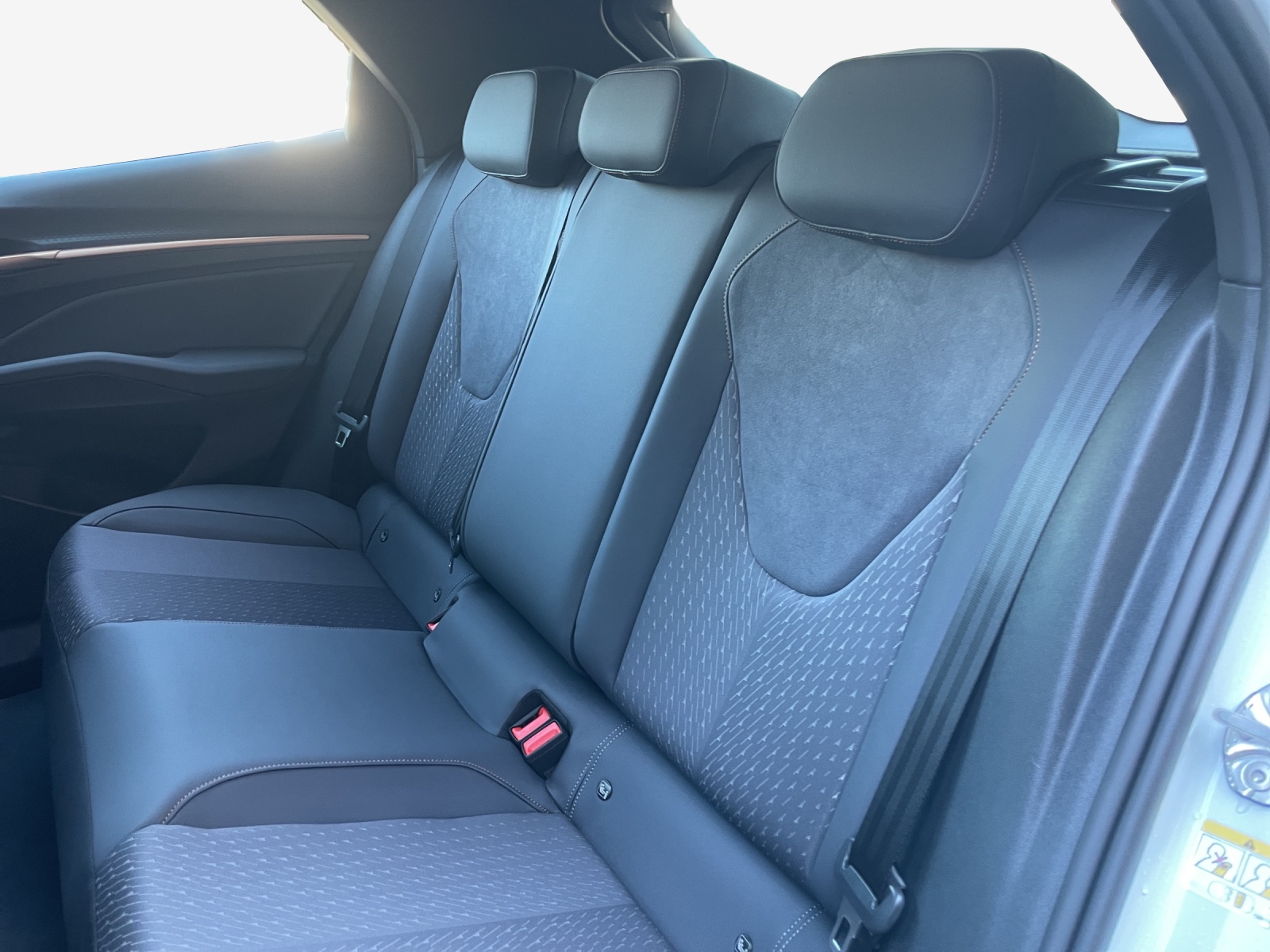 CUPRA Raval 52 kWh Dynamic Launch Edition-image-11