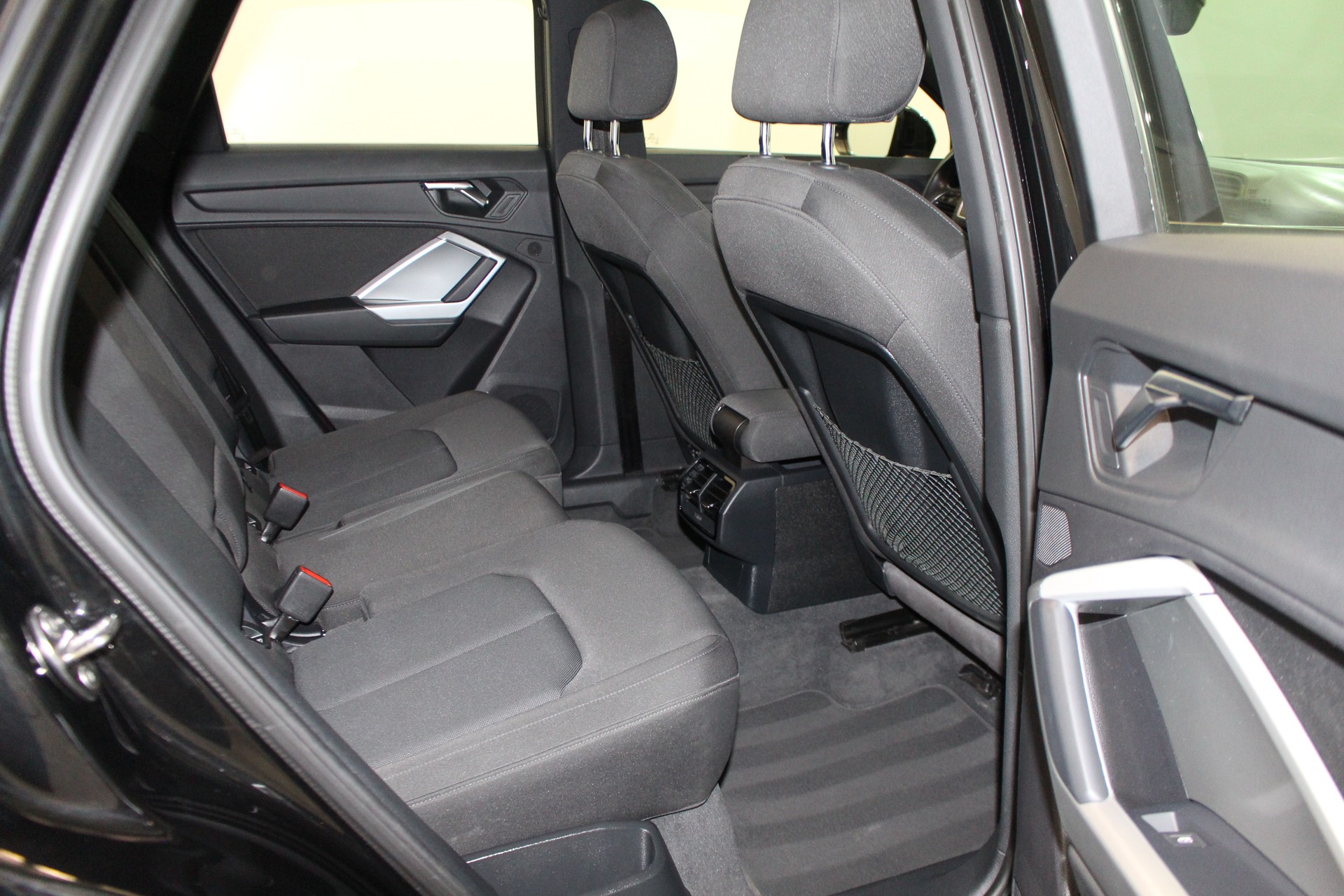 AUDI Q3 2.0 40 TDI Advanced quattro S-Tronic-image-9