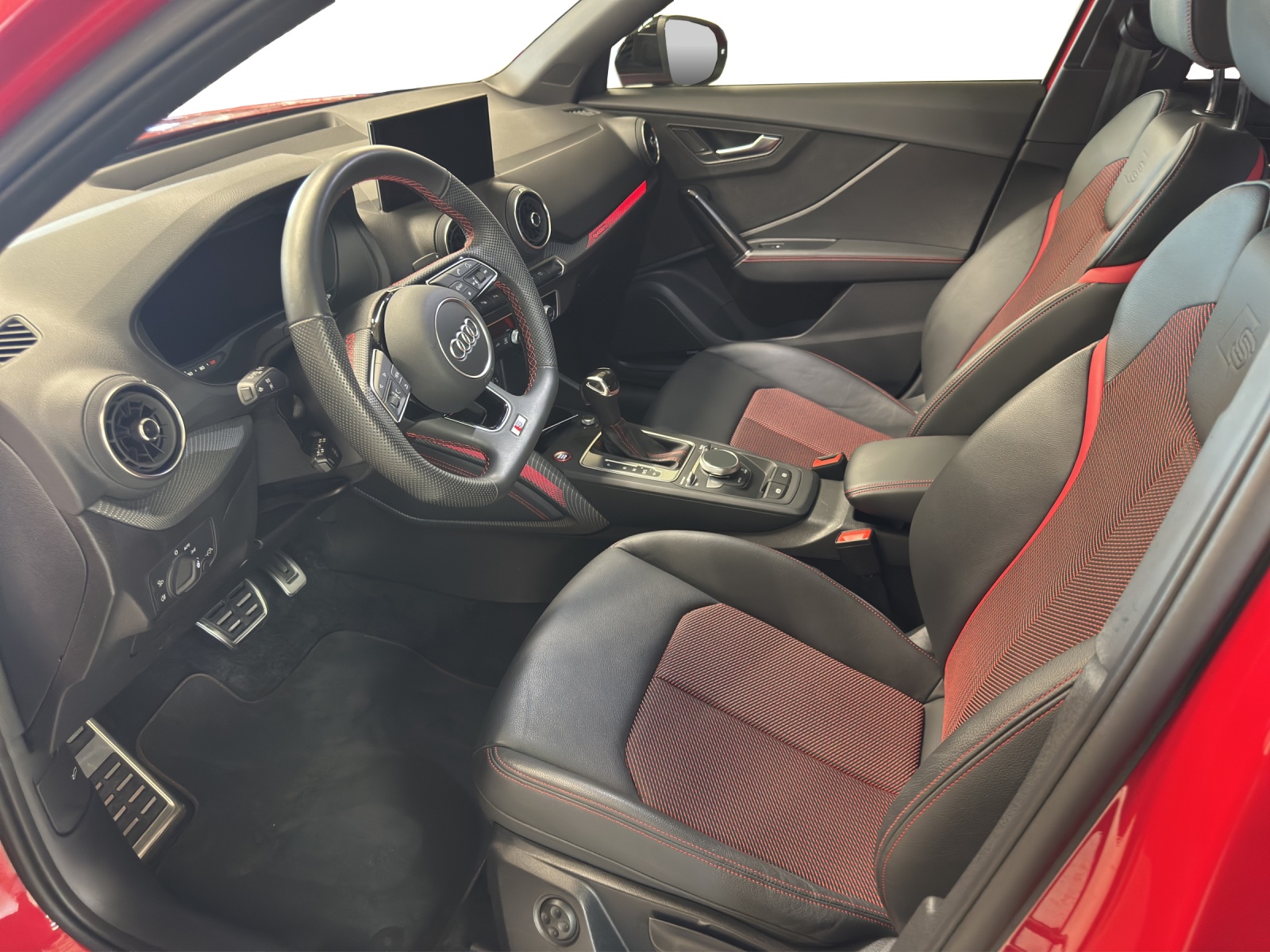 AUDI SQ2 TFSI quattro S-tronic-image-9