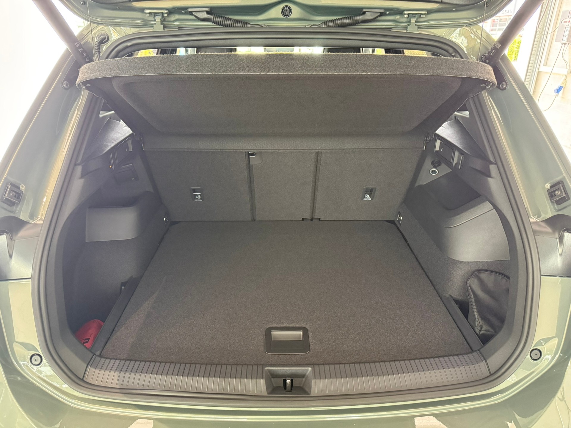 VW Tiguan 2.0 TSI DSG R-Line Plus 4Motion-image-6