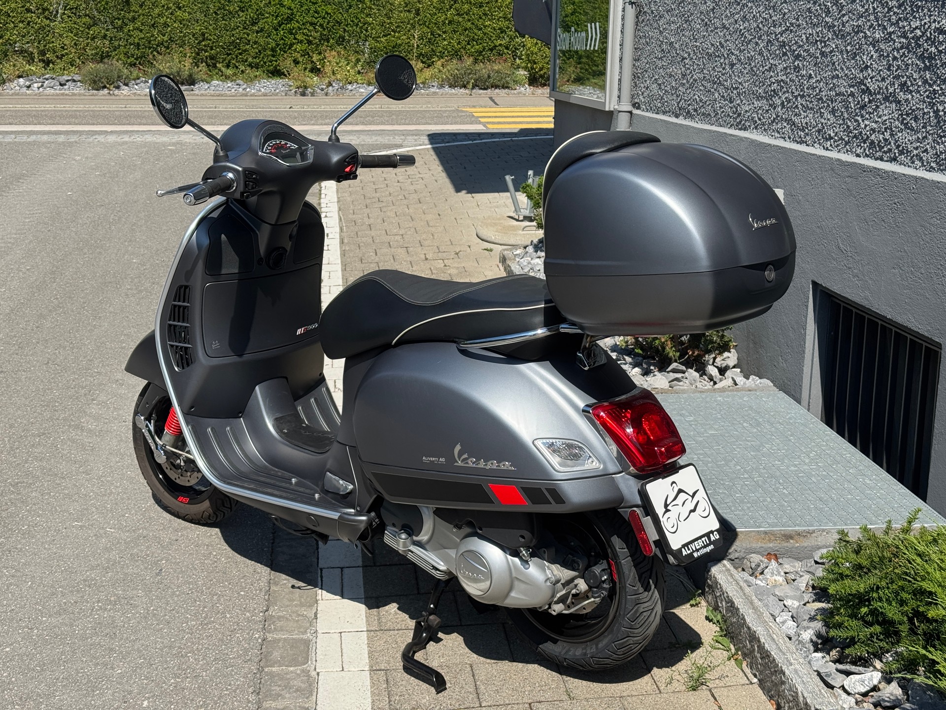 PIAGGIO Vespa GTS Super 300 i.e Sport-showroom-element-1