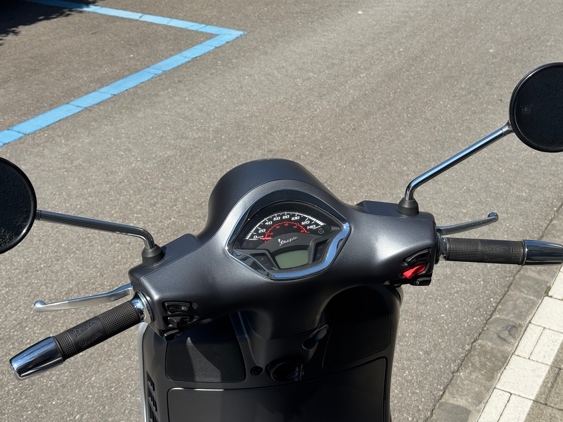 PIAGGIO Vespa GTS Super 300 i.e Sport-showroom-element-2