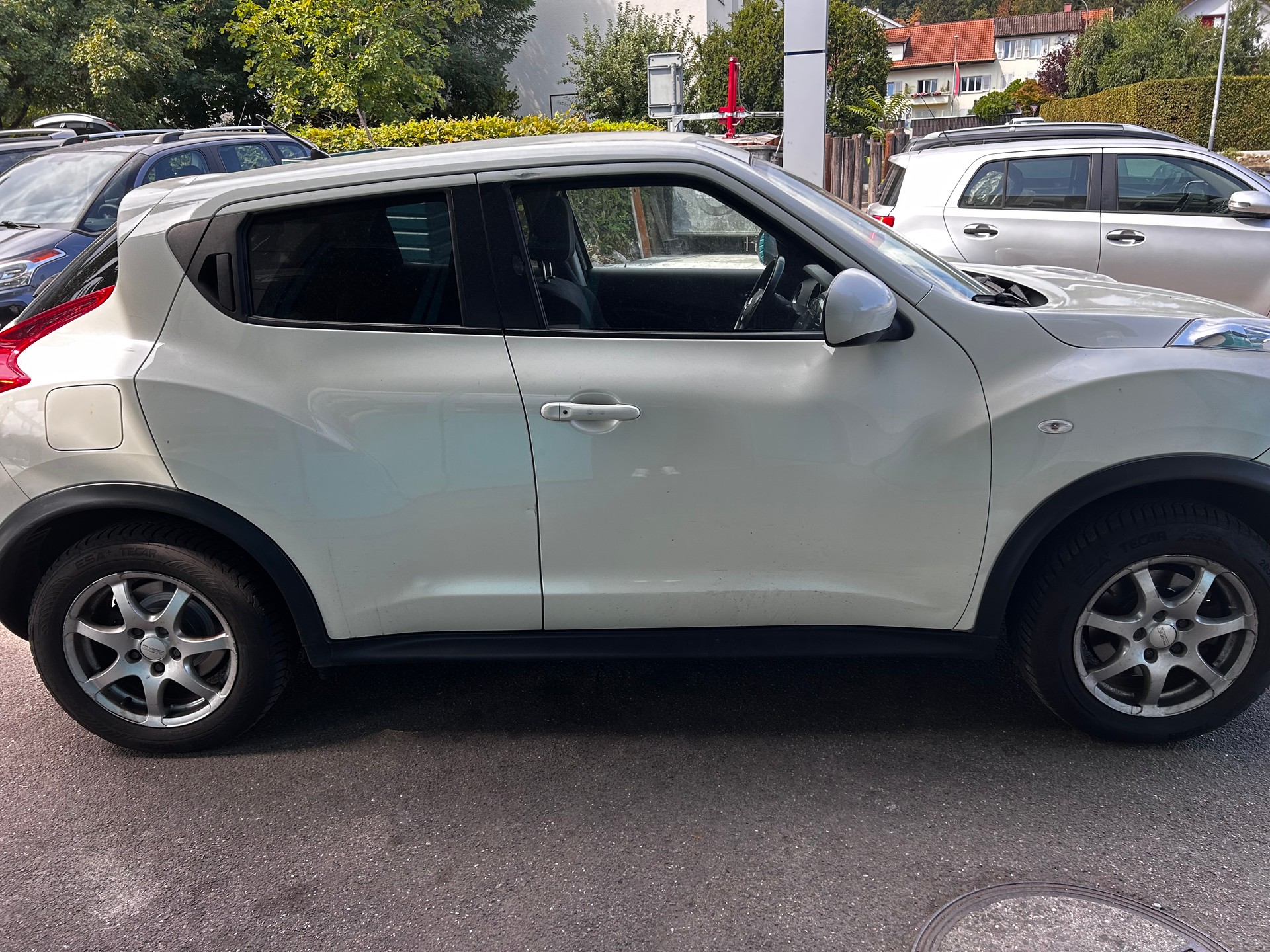 NISSAN Juke 1.6 DIG-T tekna 4x4 Xtronic M-CVT-image-3