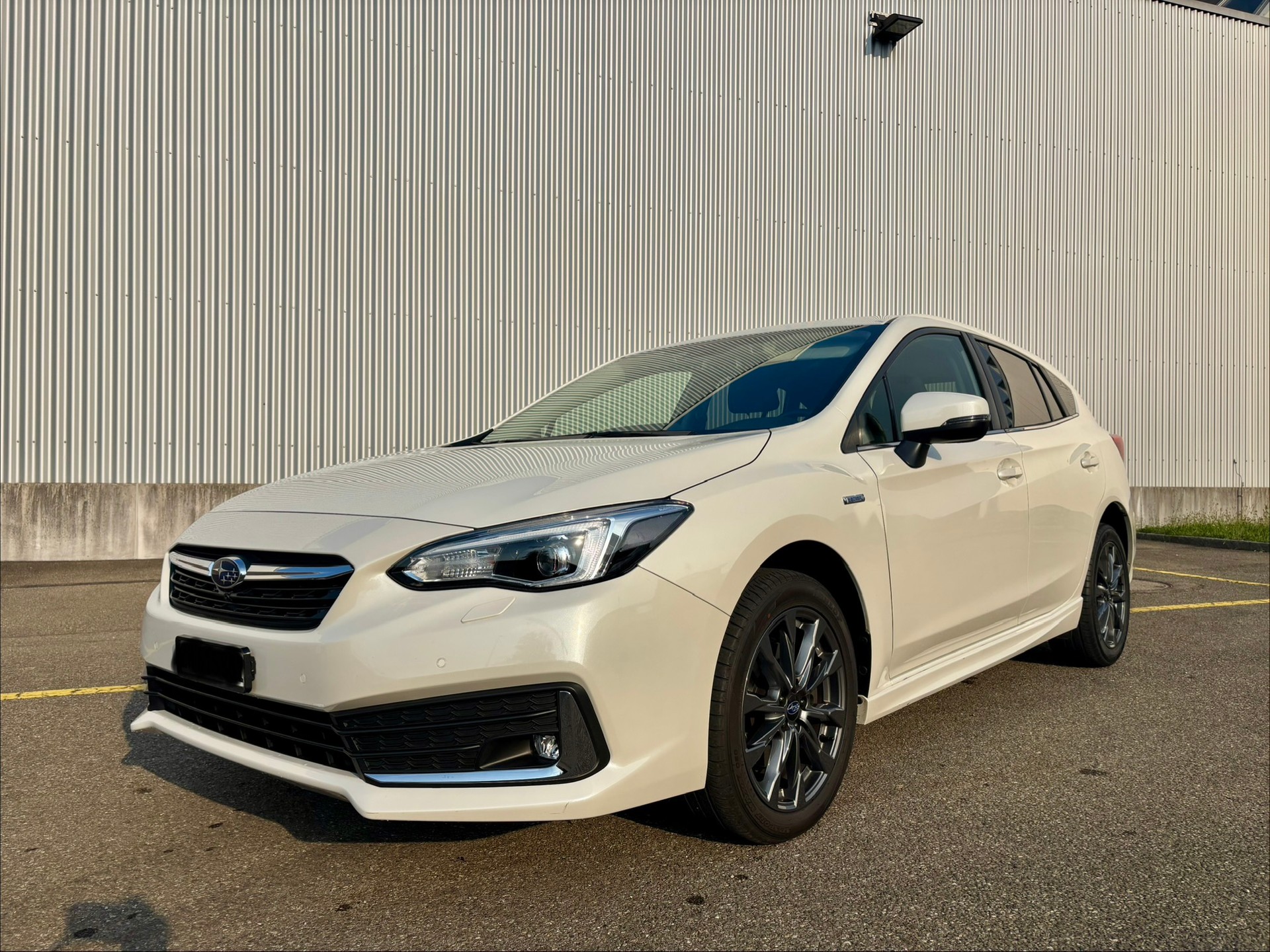 SUBARU 2.0i e-Boxer Swiss Plus-image-1