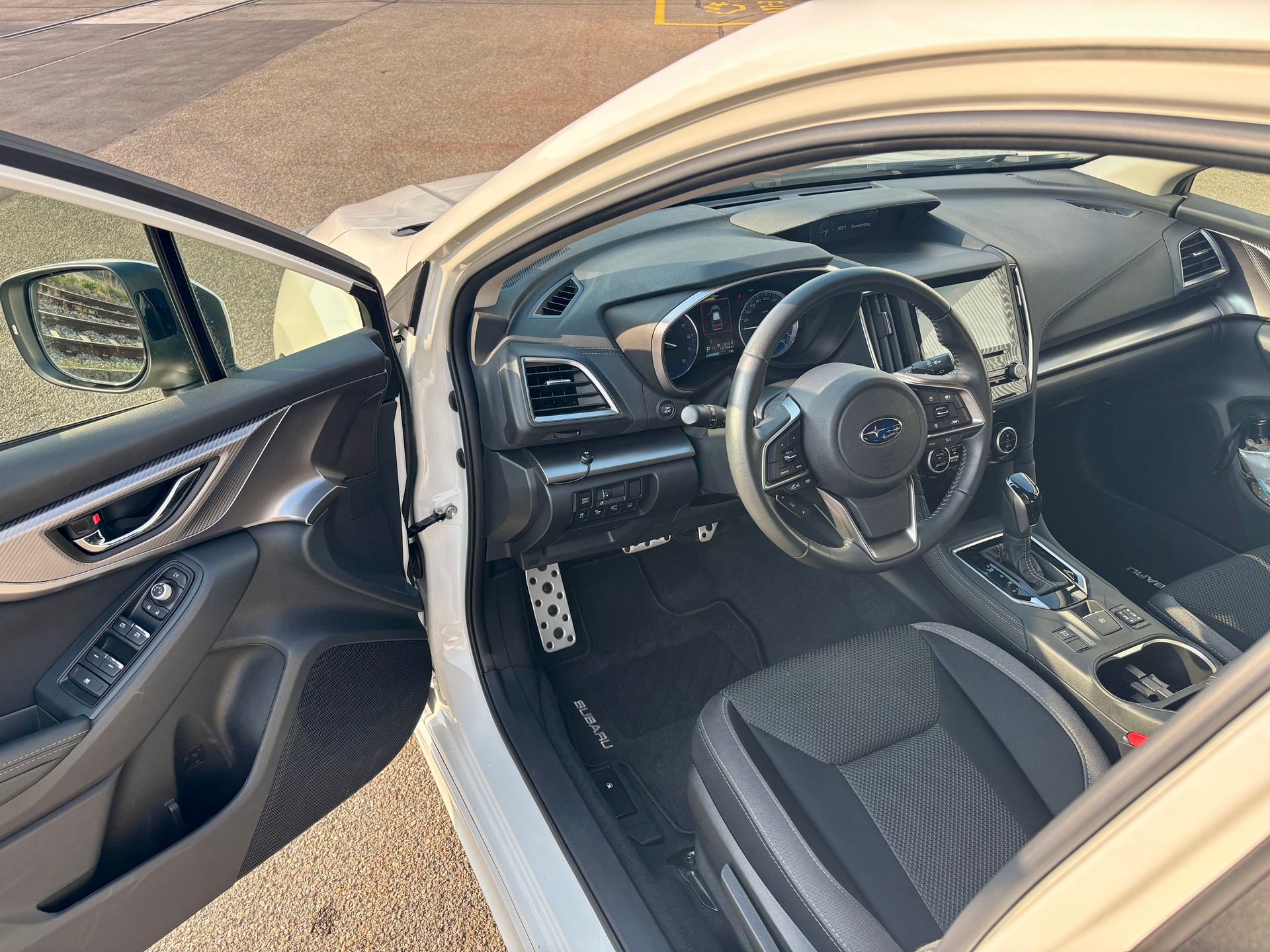 SUBARU 2.0i e-Boxer Swiss Plus-image-2