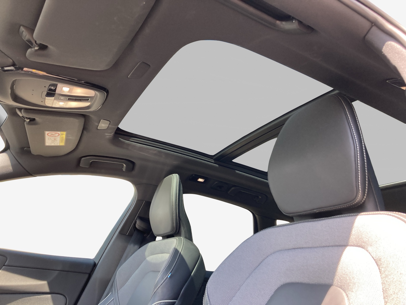 VOLVO XC60 T8 eAWD R-Design Geartronic-image-14