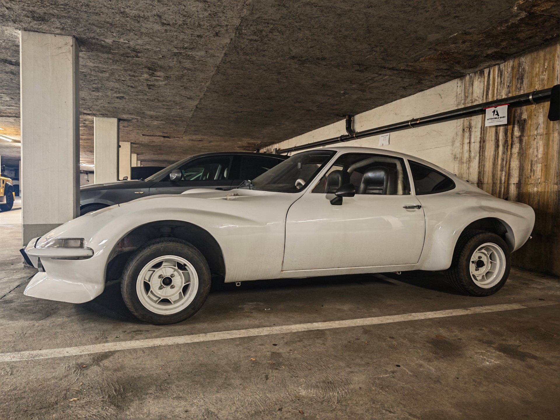 OPEL GT 1900 Breitbau Unikat-showroom-element-1