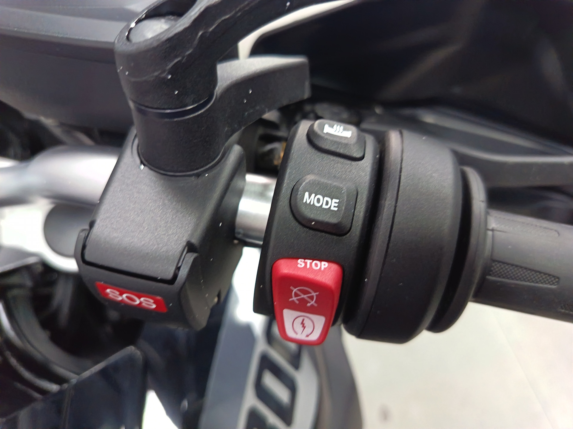 BMW F 800 GS Triple Black-image-7