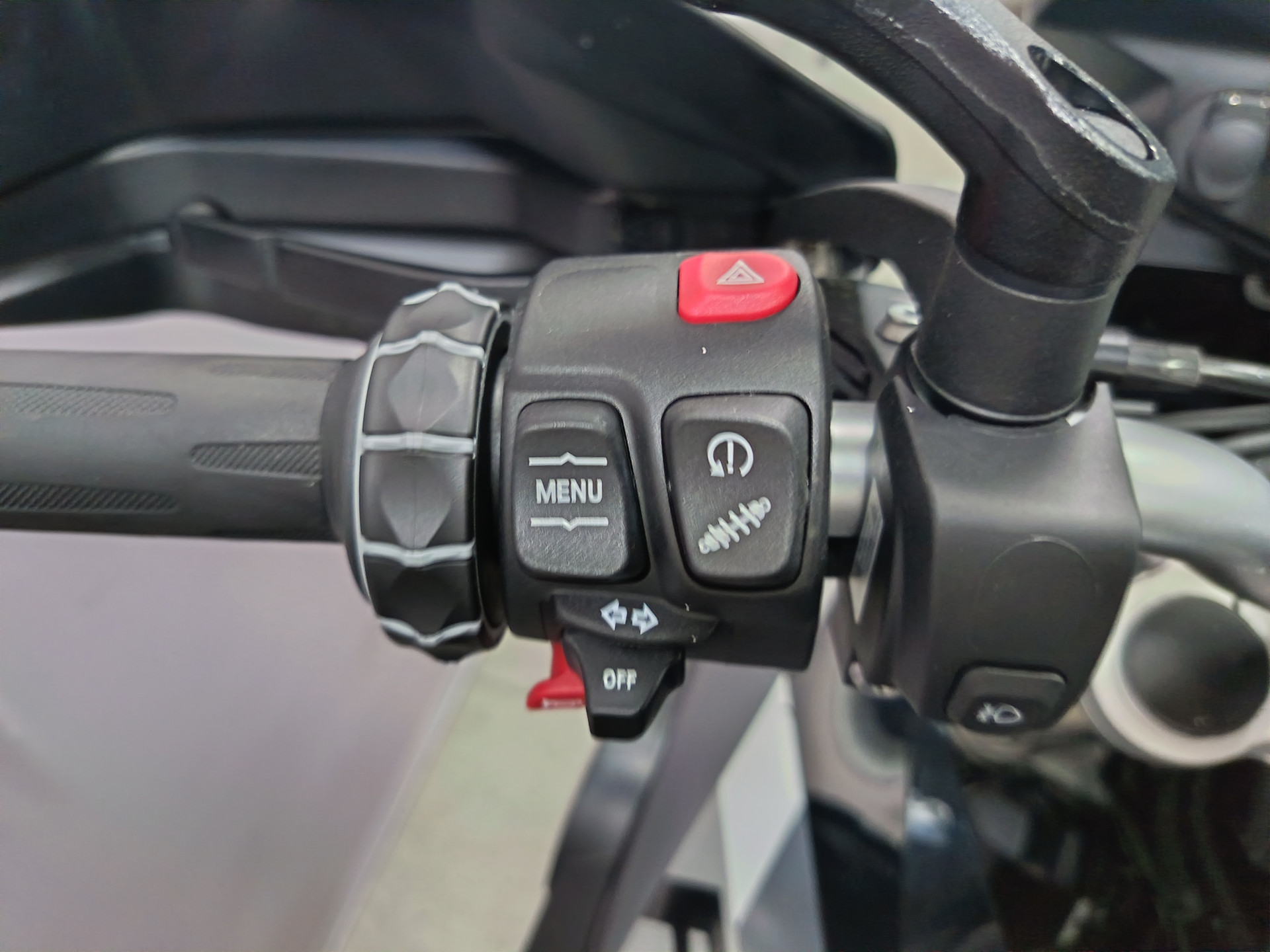 BMW F 800 GS Triple Black-image-6