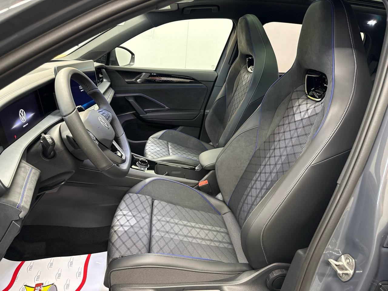 VW Tayron 1.5 TSI PHEV R-Line Black Style Limited Editon 272PS-image-2