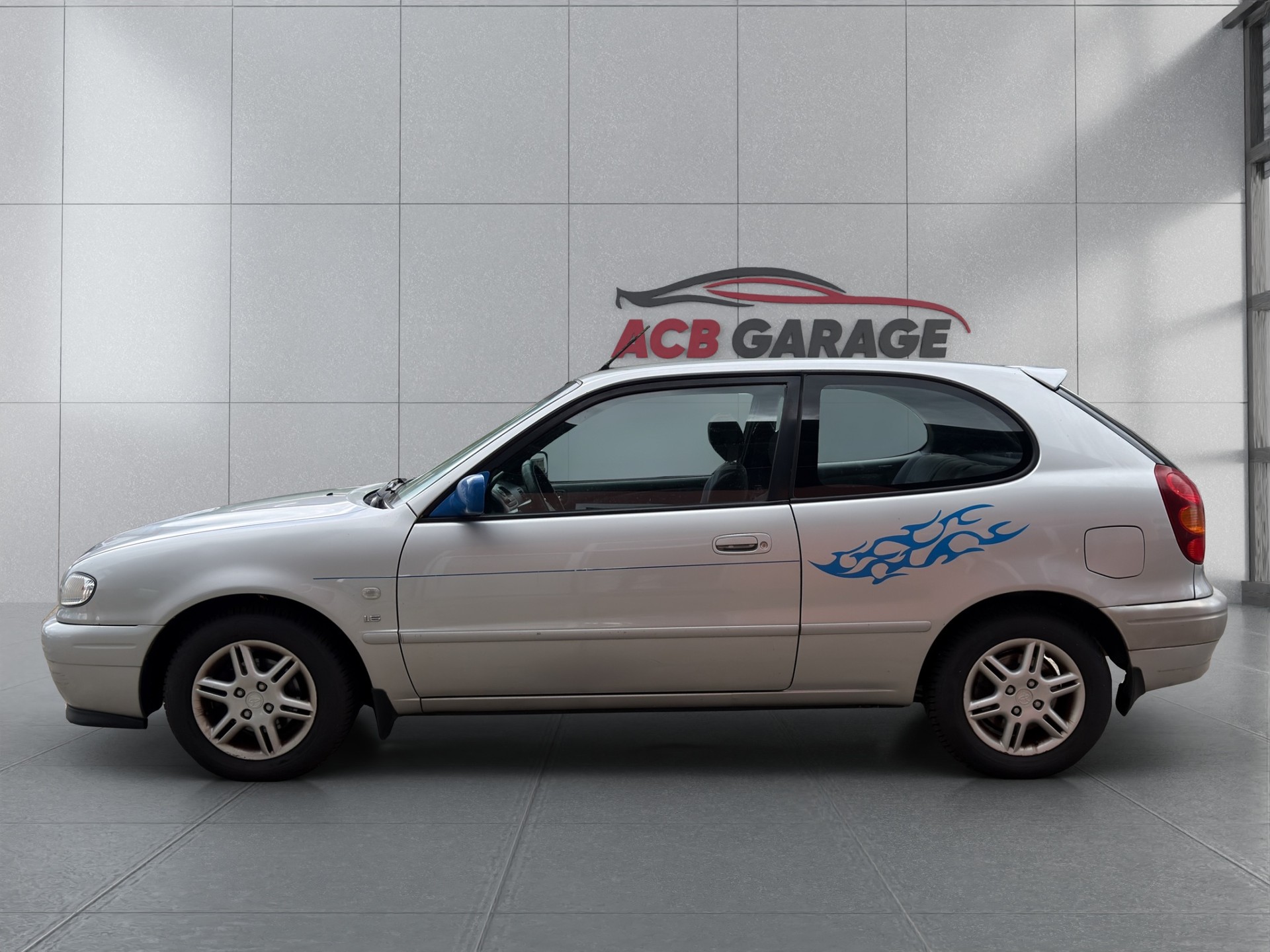 TOYOTA Corolla 1.6 Linea Sol plus-image-1