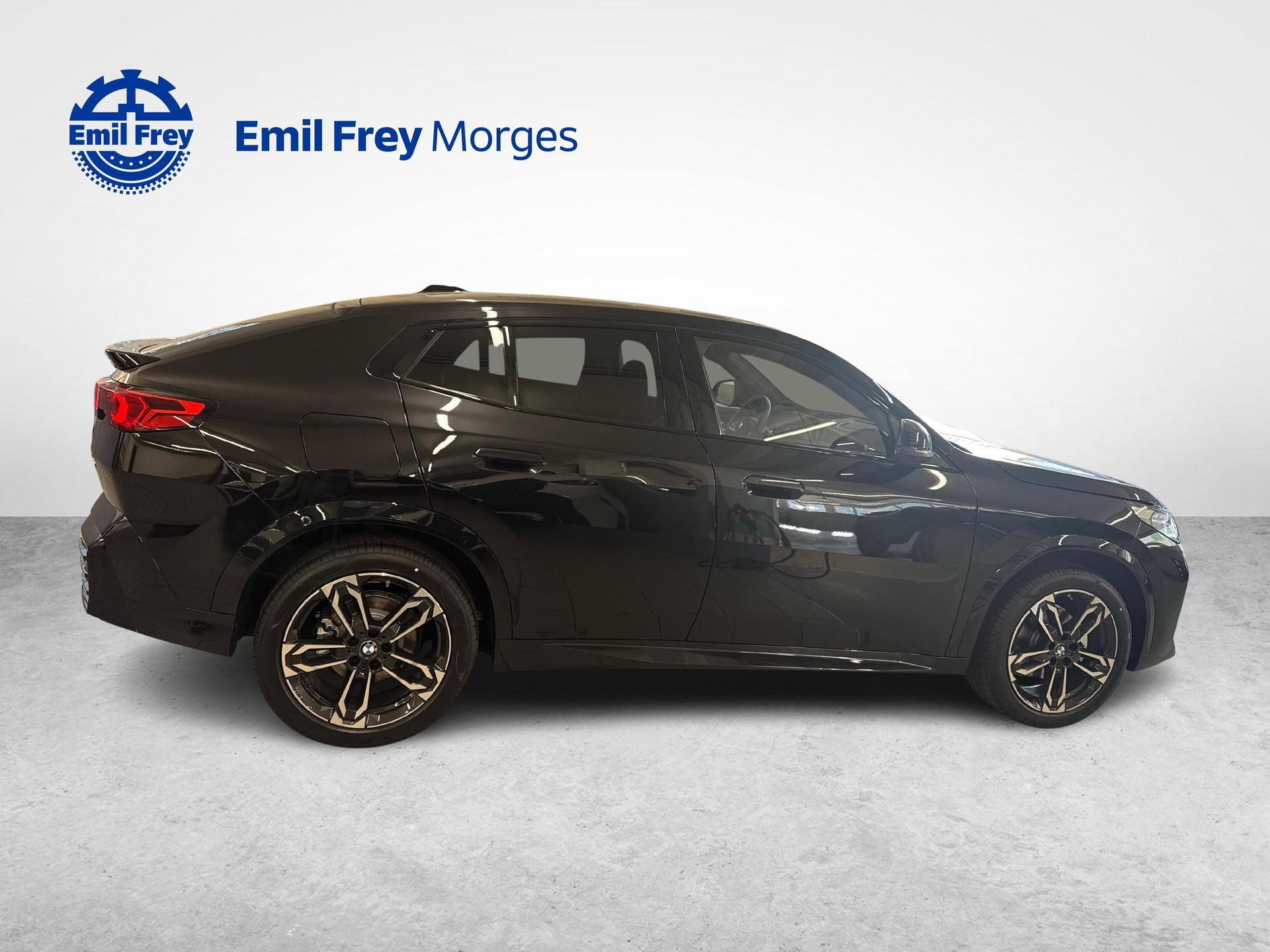 BMW iX2 20 eDrive-image-5