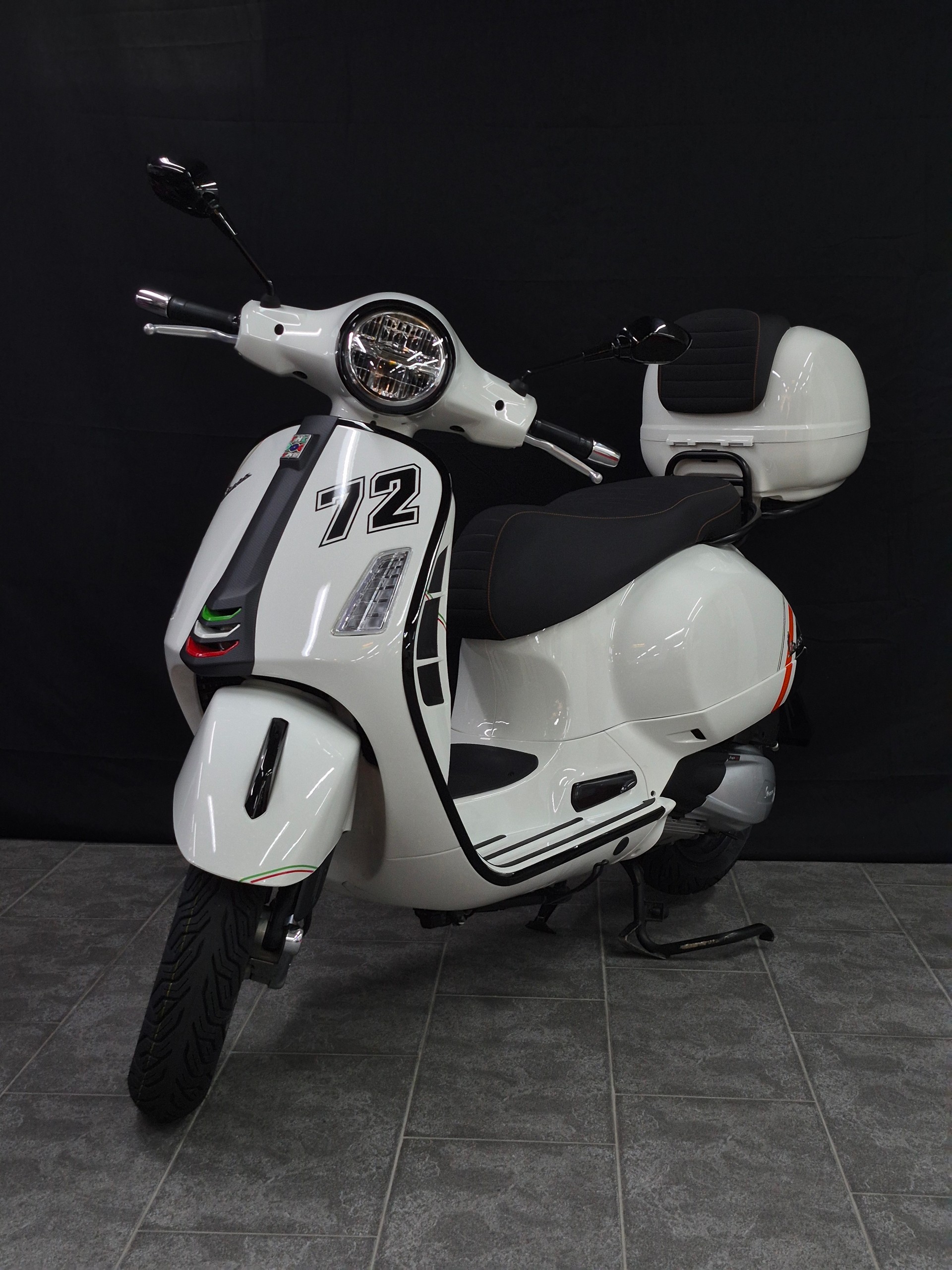 PIAGGIO Vespa GTS 300 Super Sport ABS-image-8