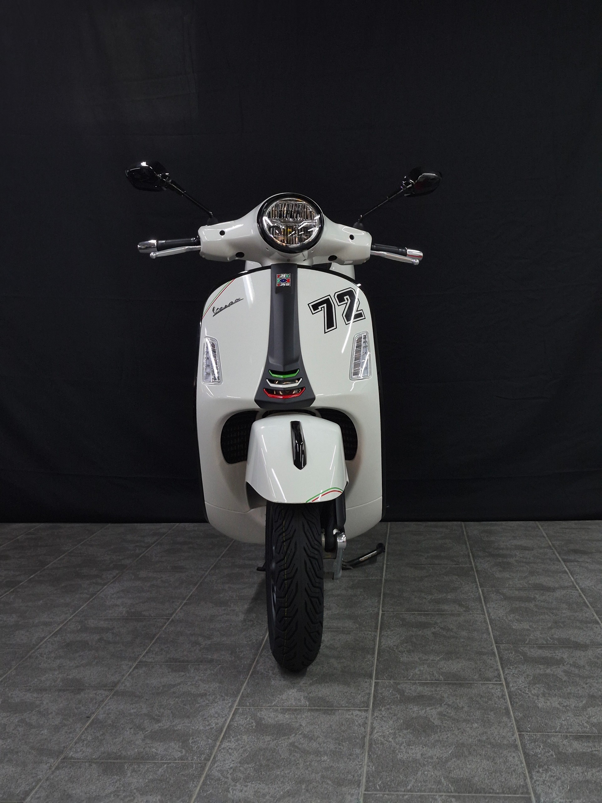 PIAGGIO Vespa GTS 300 Super Sport ABS-image-9