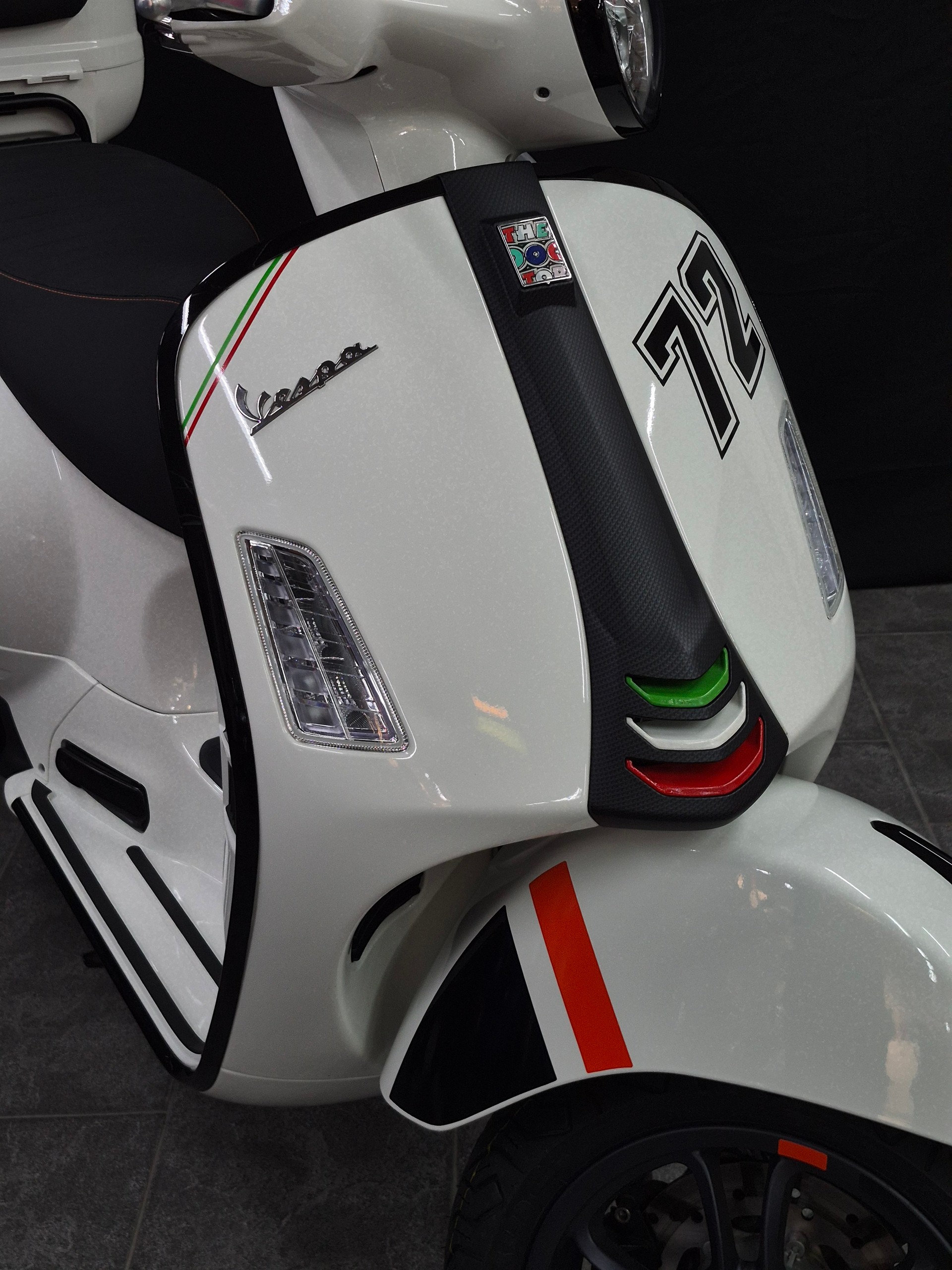 PIAGGIO Vespa GTS 300 Super Sport ABS-image-11
