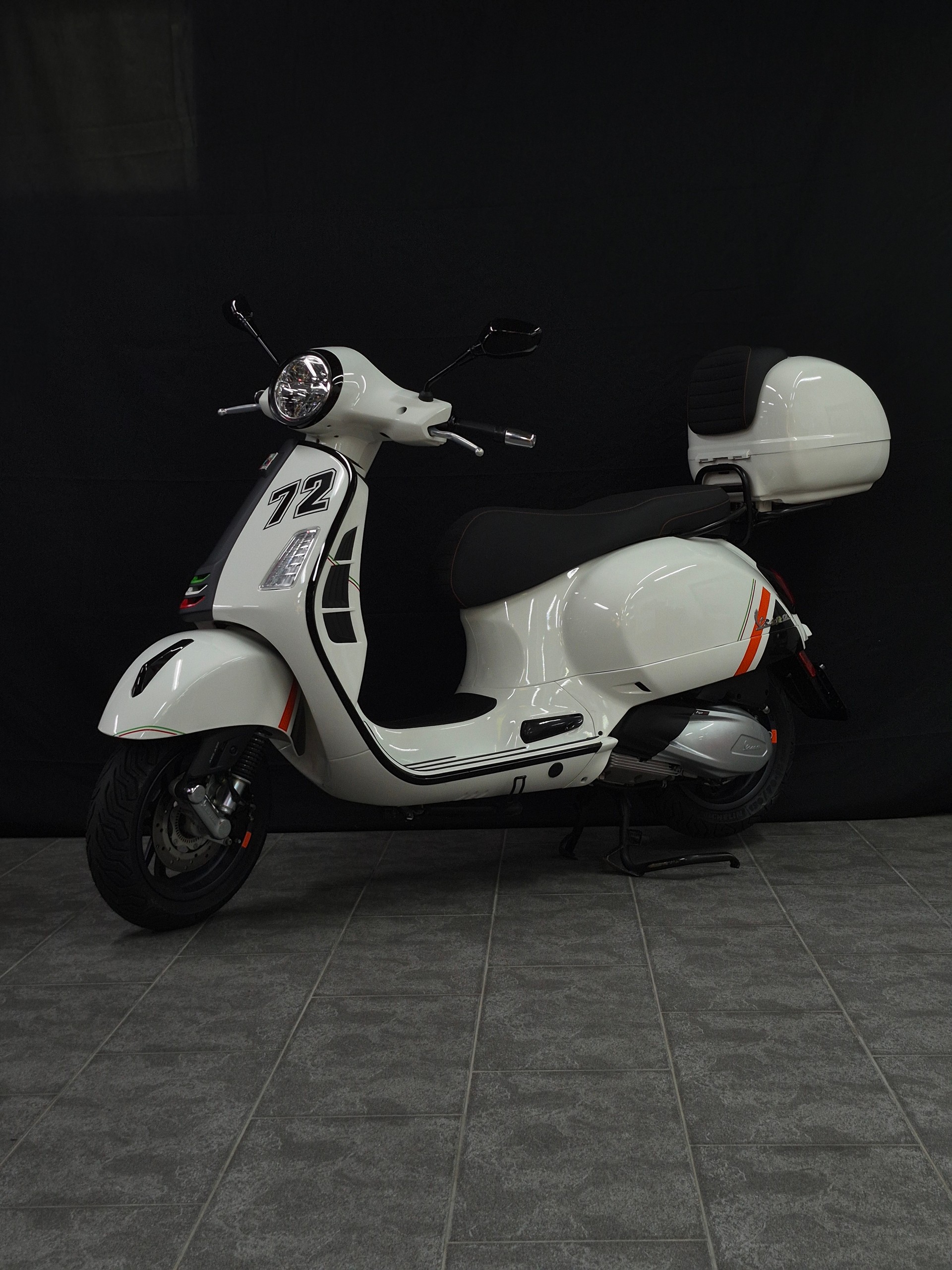 PIAGGIO Vespa GTS 300 Super Sport ABS-image-6
