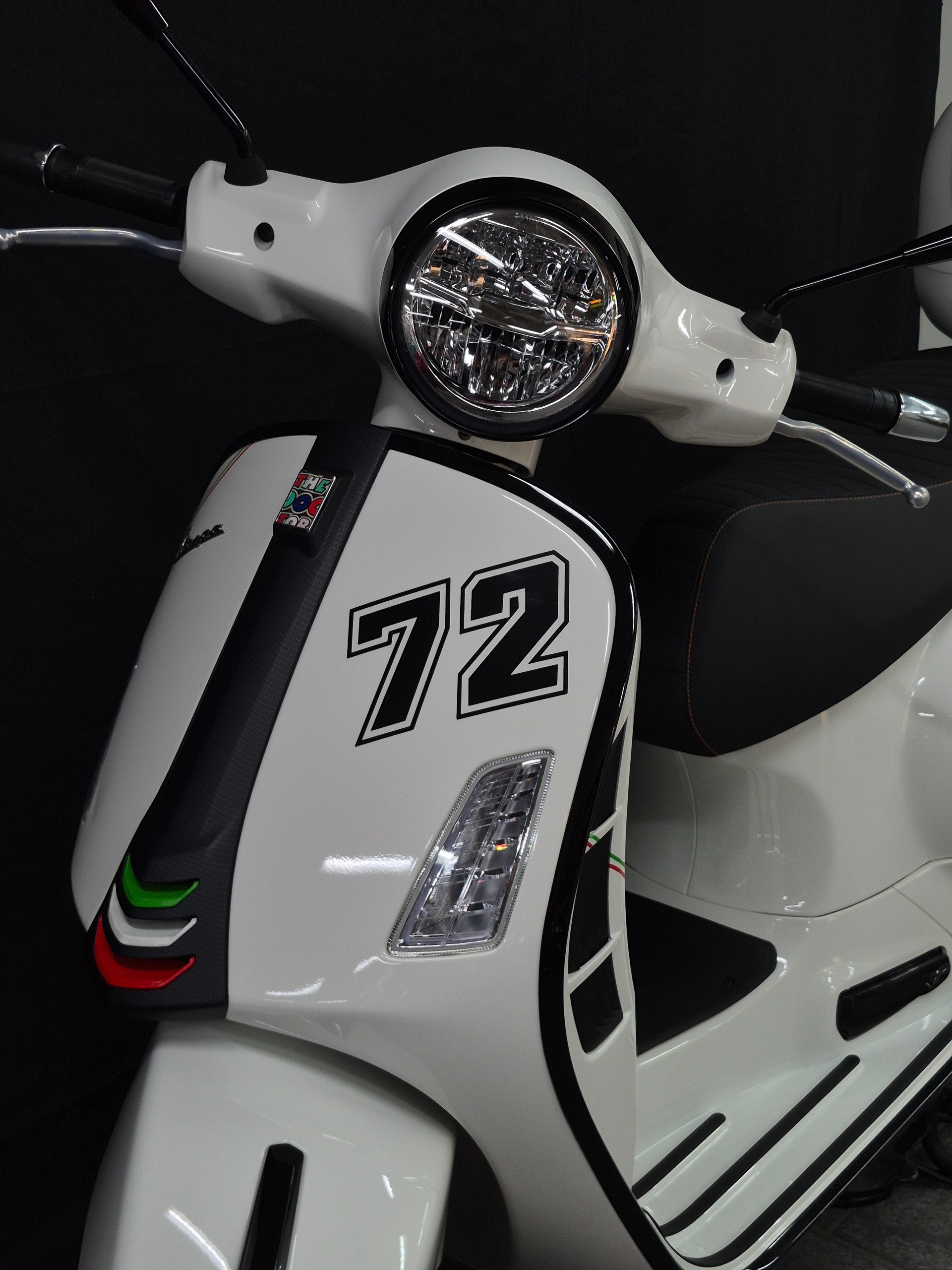 PIAGGIO Vespa GTS 300 Super Sport ABS-image-4