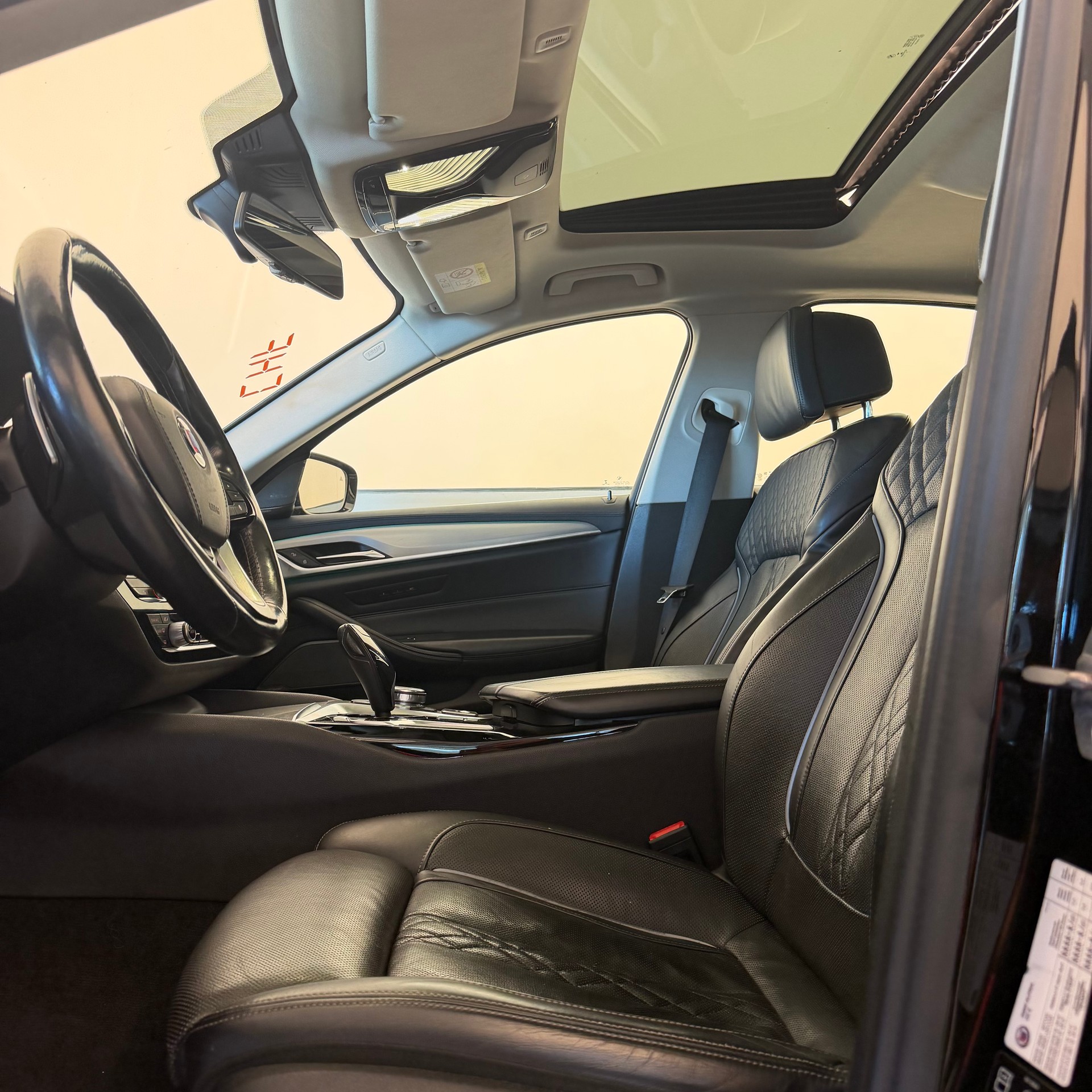 BMW-ALPINA D5 S BiTurbo Limousine 3.0d xDrive Switch-Tronic-image-5