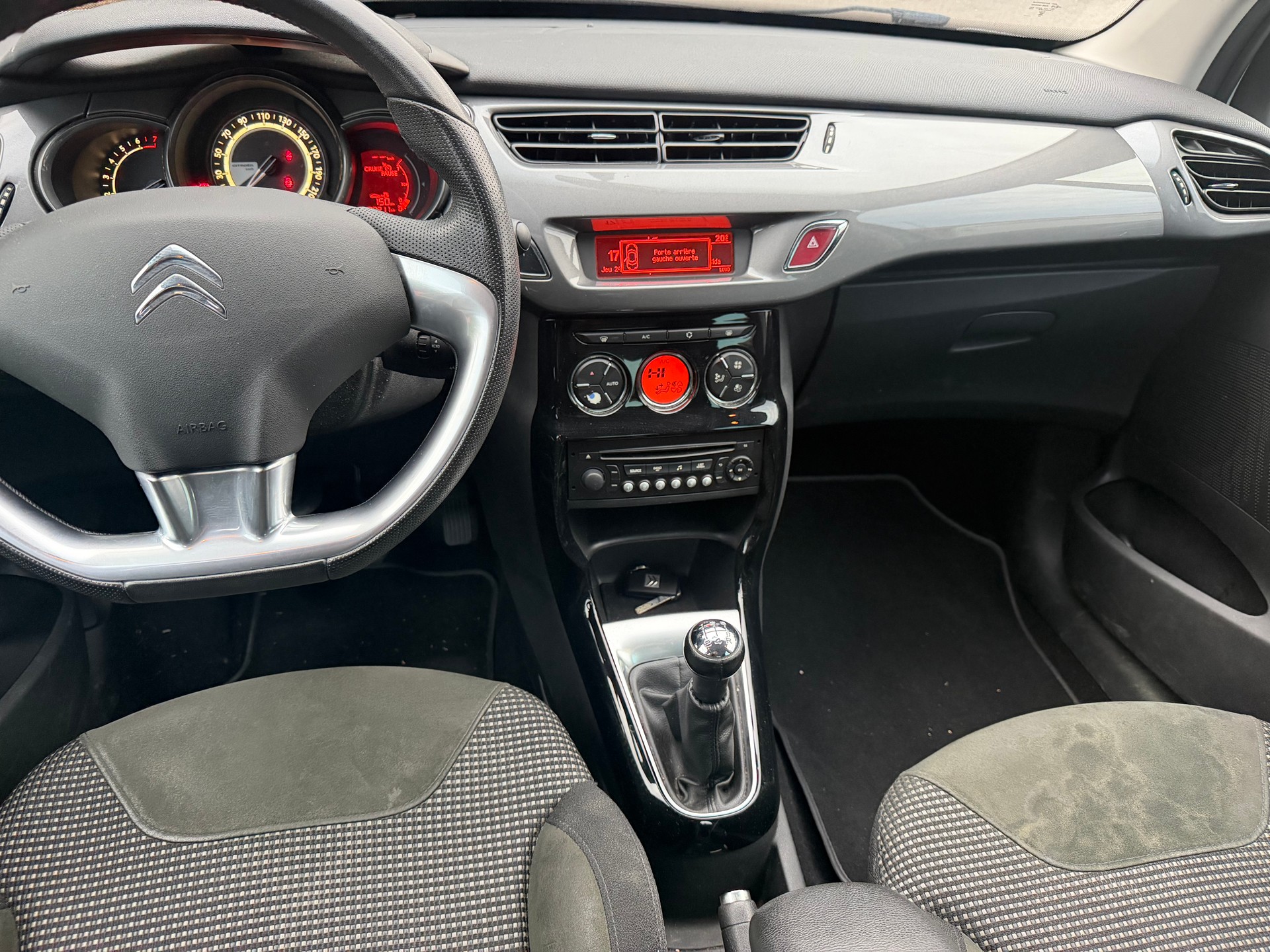 CITROEN C3 1.2i Exclusive-image-5