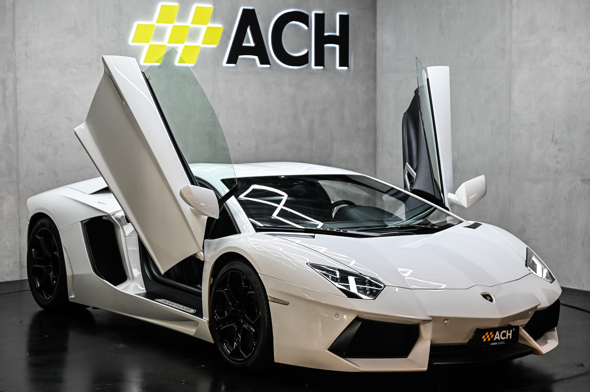 LAMBORGHINI Aventador 6.5-showroom-element-3