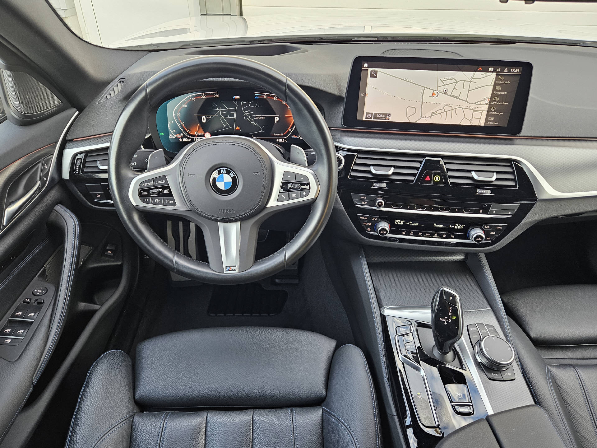 BMW 520d xDrive * Pack M Sport * Pack M Aerodynamik * BMW Service Plus 10 Jahre/ 100'000 km *-image-10