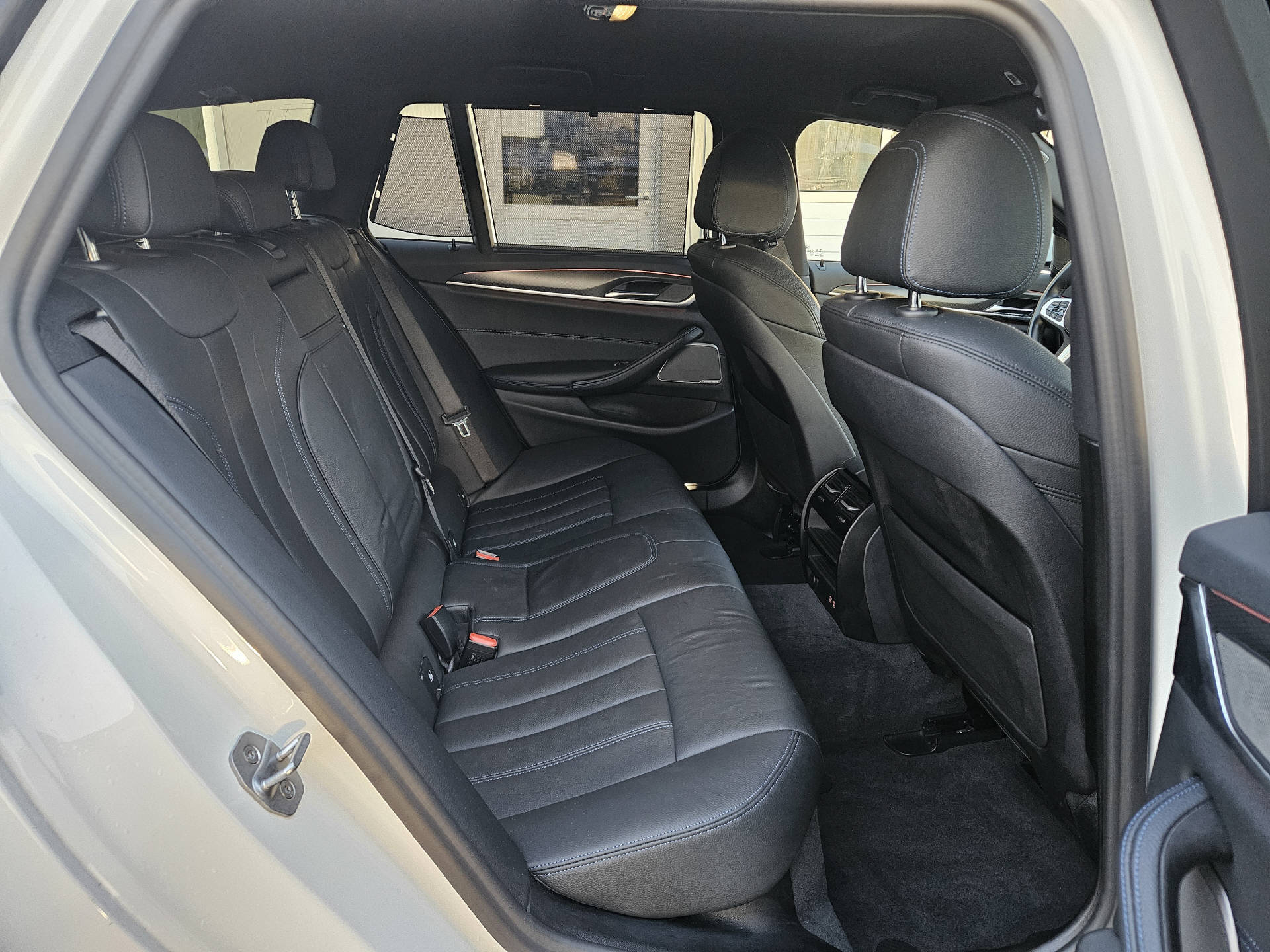 BMW 520d xDrive * Pack M Sport * Pack M Aerodynamik * BMW Service Plus 10 Jahre/ 100'000 km *-image-20