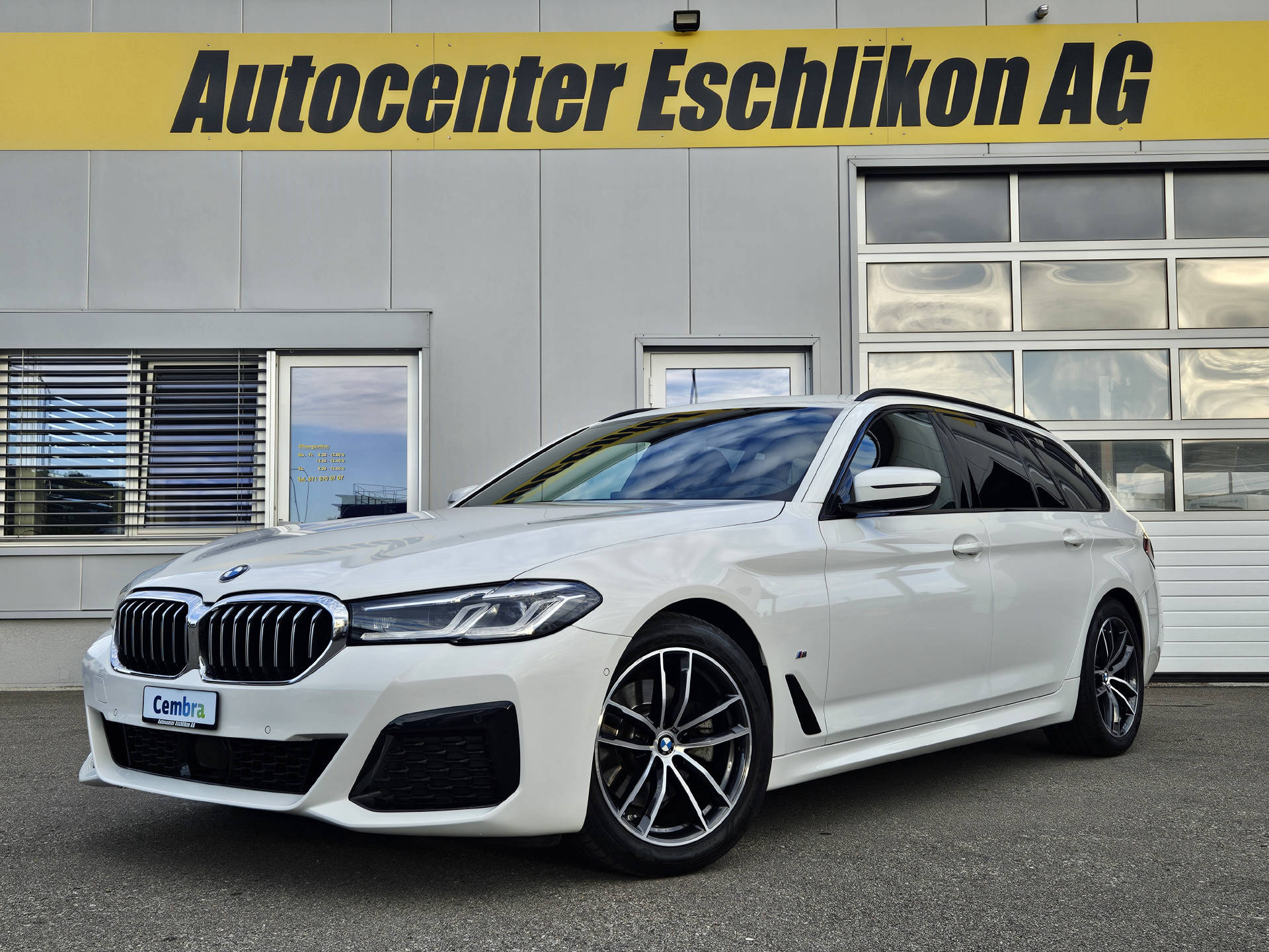 BMW 520d xDrive * Pack M Sport * Pack M Aerodynamik * BMW Service Plus 10 Jahre/ 100'000 km *