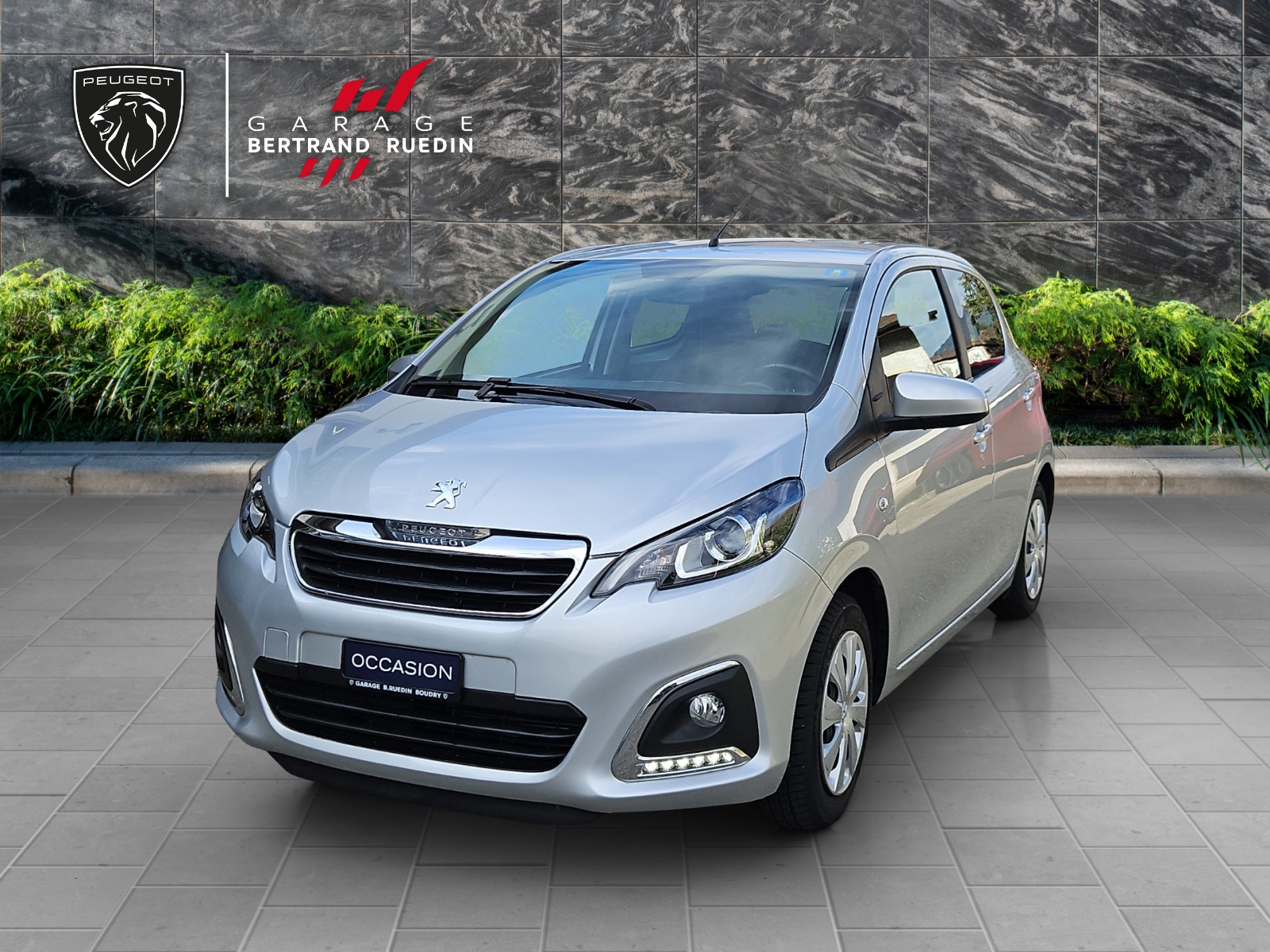 PEUGEOT 108 1.2 VTi Allure