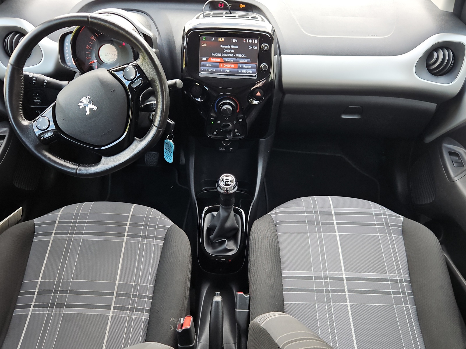 PEUGEOT 108 1.2 VTi Allure-image-12