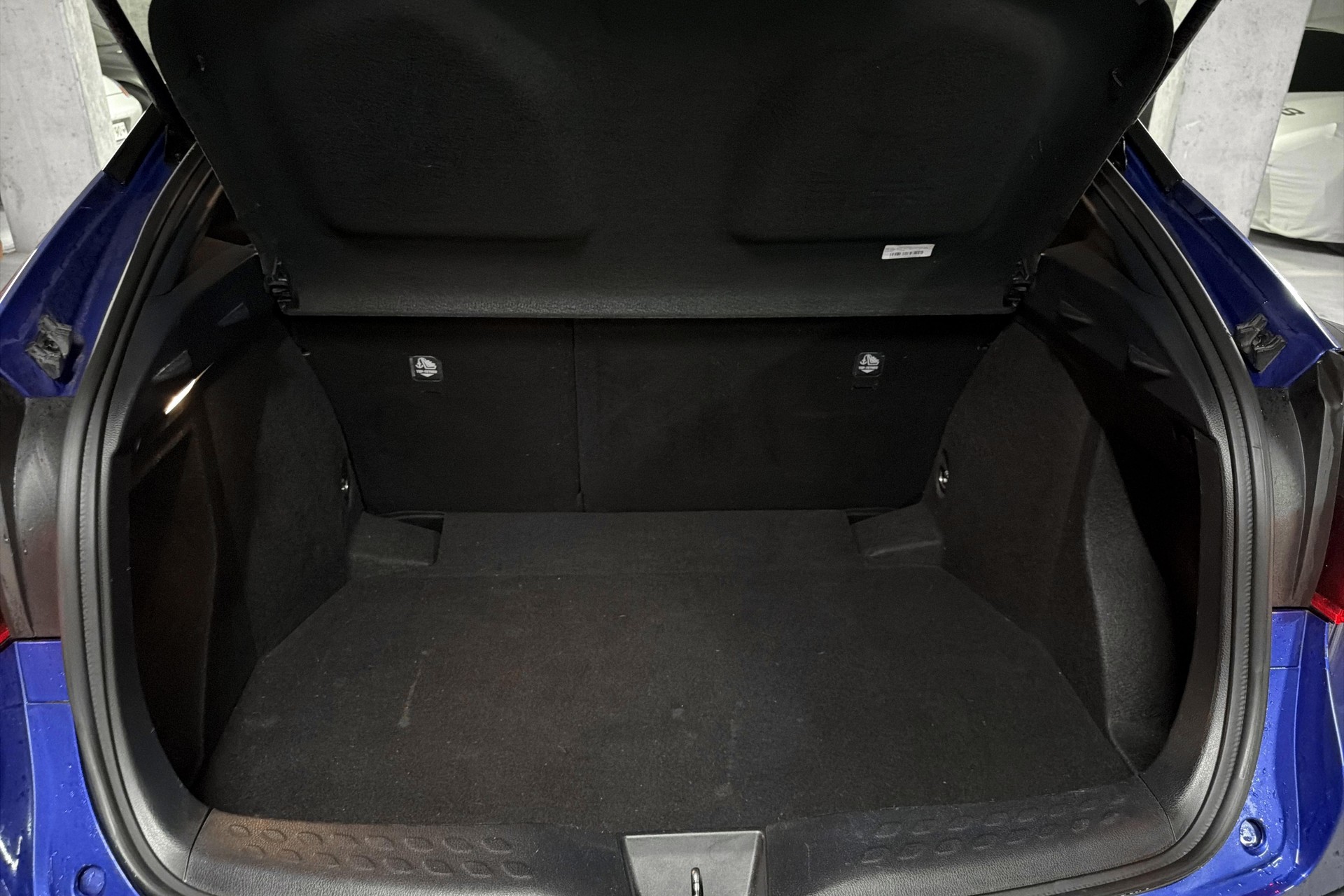 TOYOTA C-HR 1.8 HSD CVT Trend-image-17