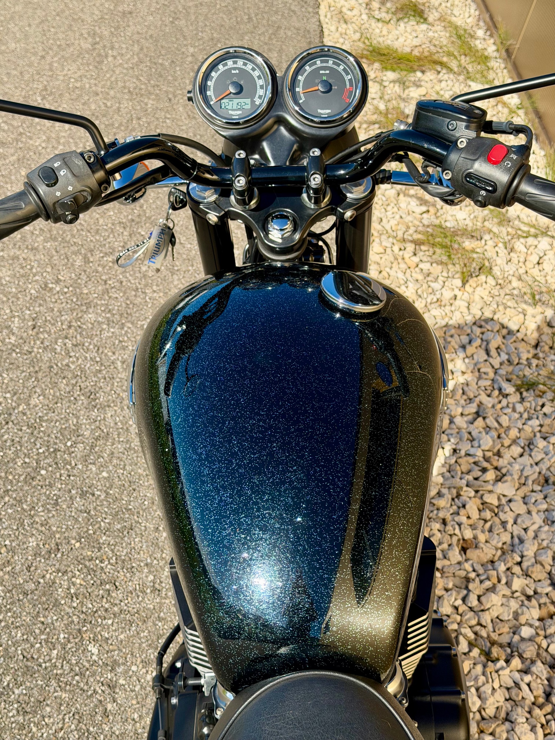TRIUMPH Bonneville 900 i T 100-image-15