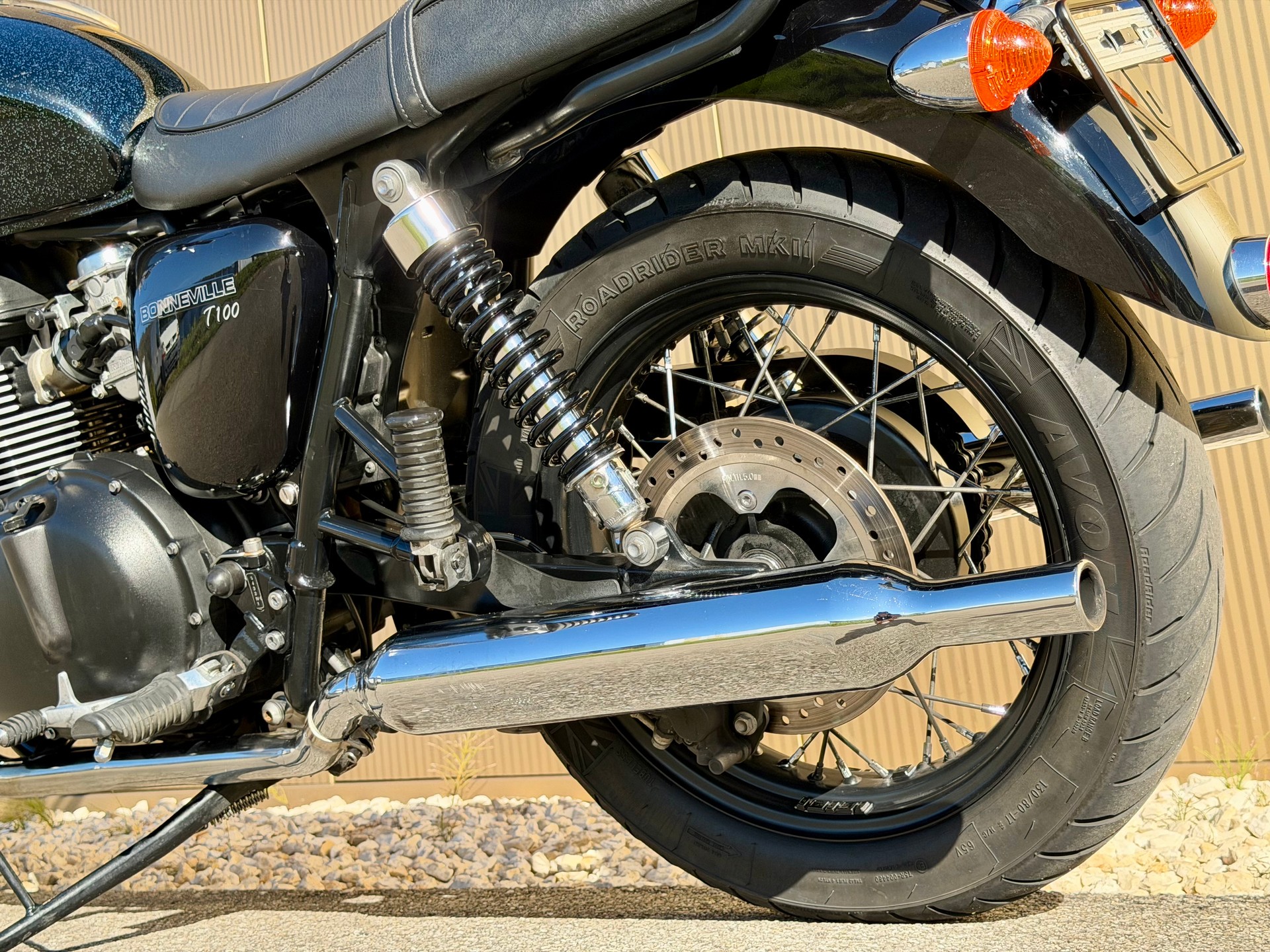 TRIUMPH Bonneville 900 i T 100-image-13