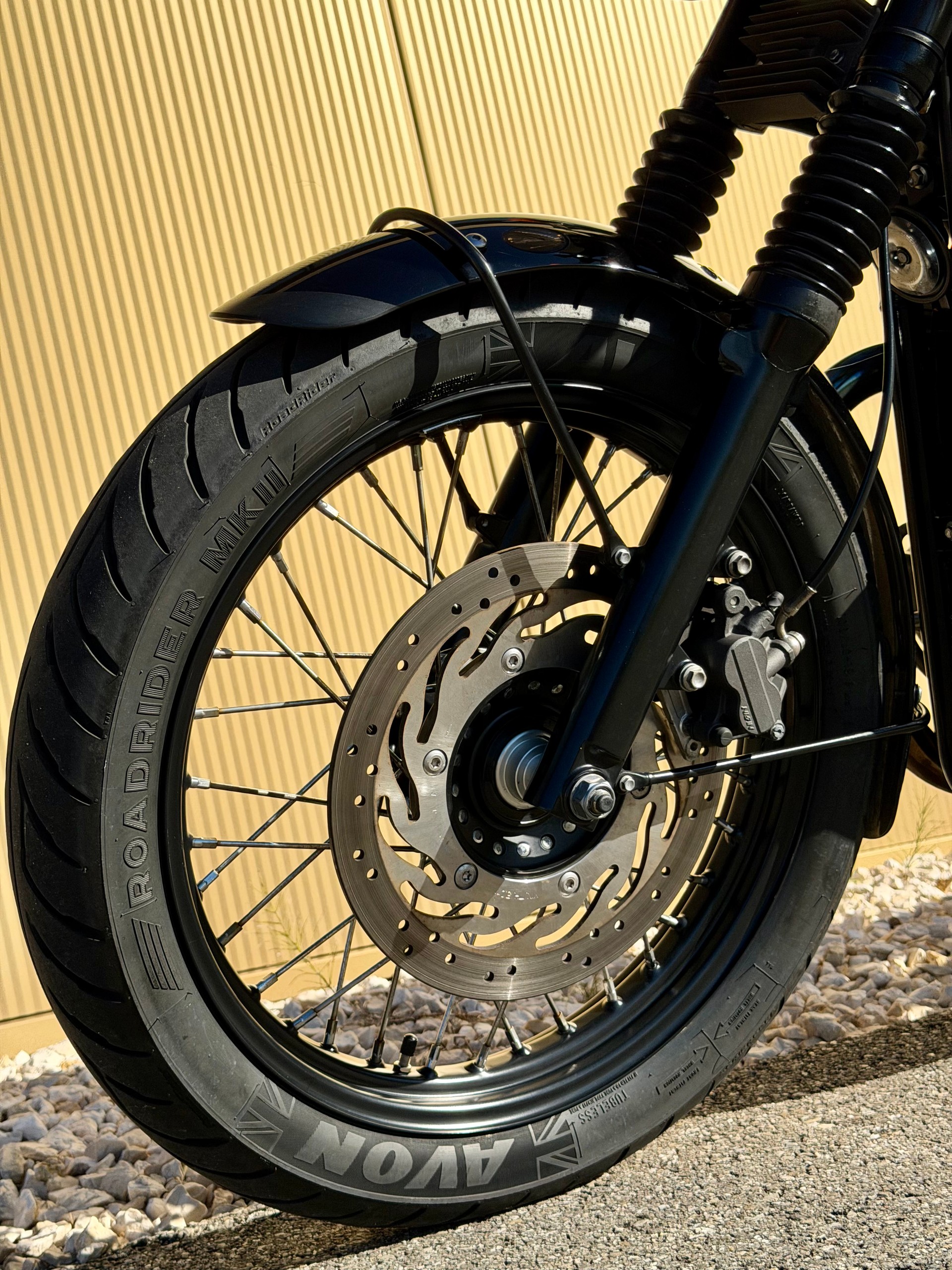 TRIUMPH Bonneville 900 i T 100-image-8