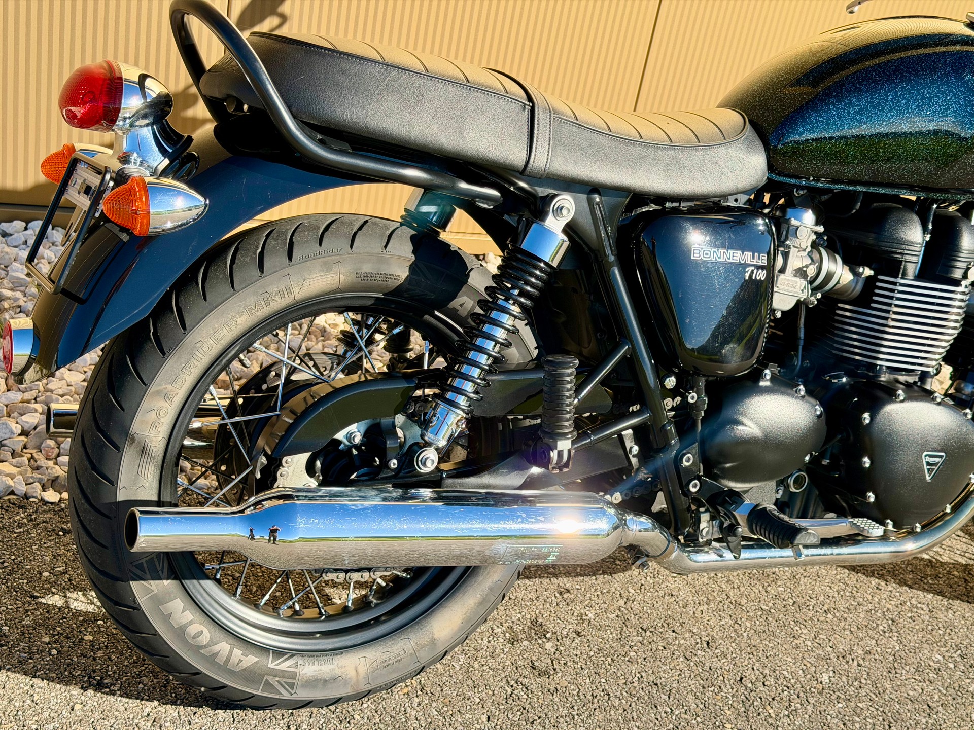 TRIUMPH Bonneville 900 i T 100-image-6